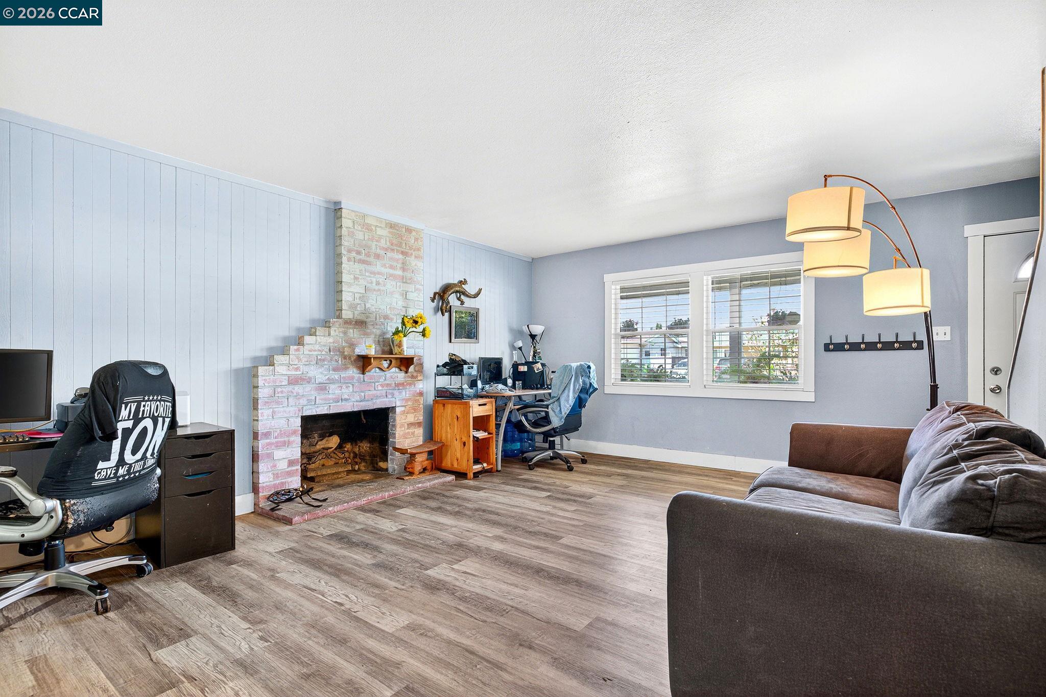 Detail Gallery Image 6 of 60 For 2312 Granada Ct, Pinole,  CA 94564-1813 - 5 Beds | 2 Baths