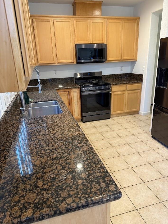 Detail Gallery Image 24 of 48 For 236 Cogburn Way, Vacaville,  CA 95687 - 5 Beds | 2/1 Baths