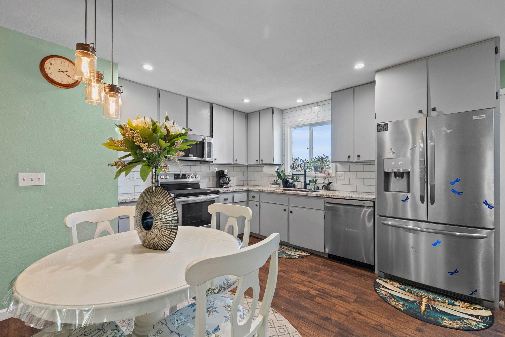 Detail Gallery Image 5 of 31 For 20364 Nashua Rd, Sonora,  CA 95370 - 3 Beds | 2 Baths