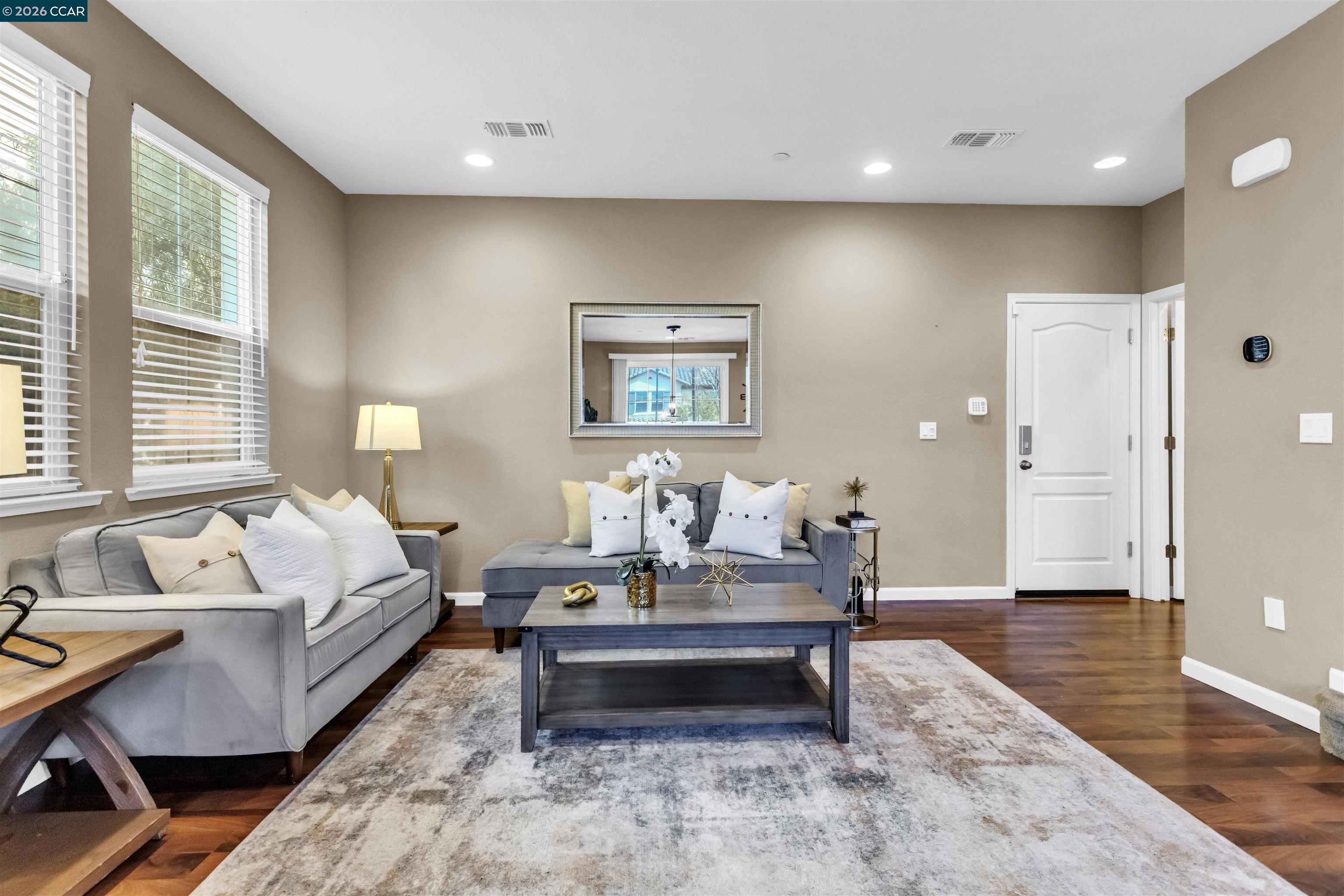 Detail Gallery Image 12 of 44 For 110 Del Alba St., San Pablo,  CA 94806 - 4 Beds | 2/1 Baths