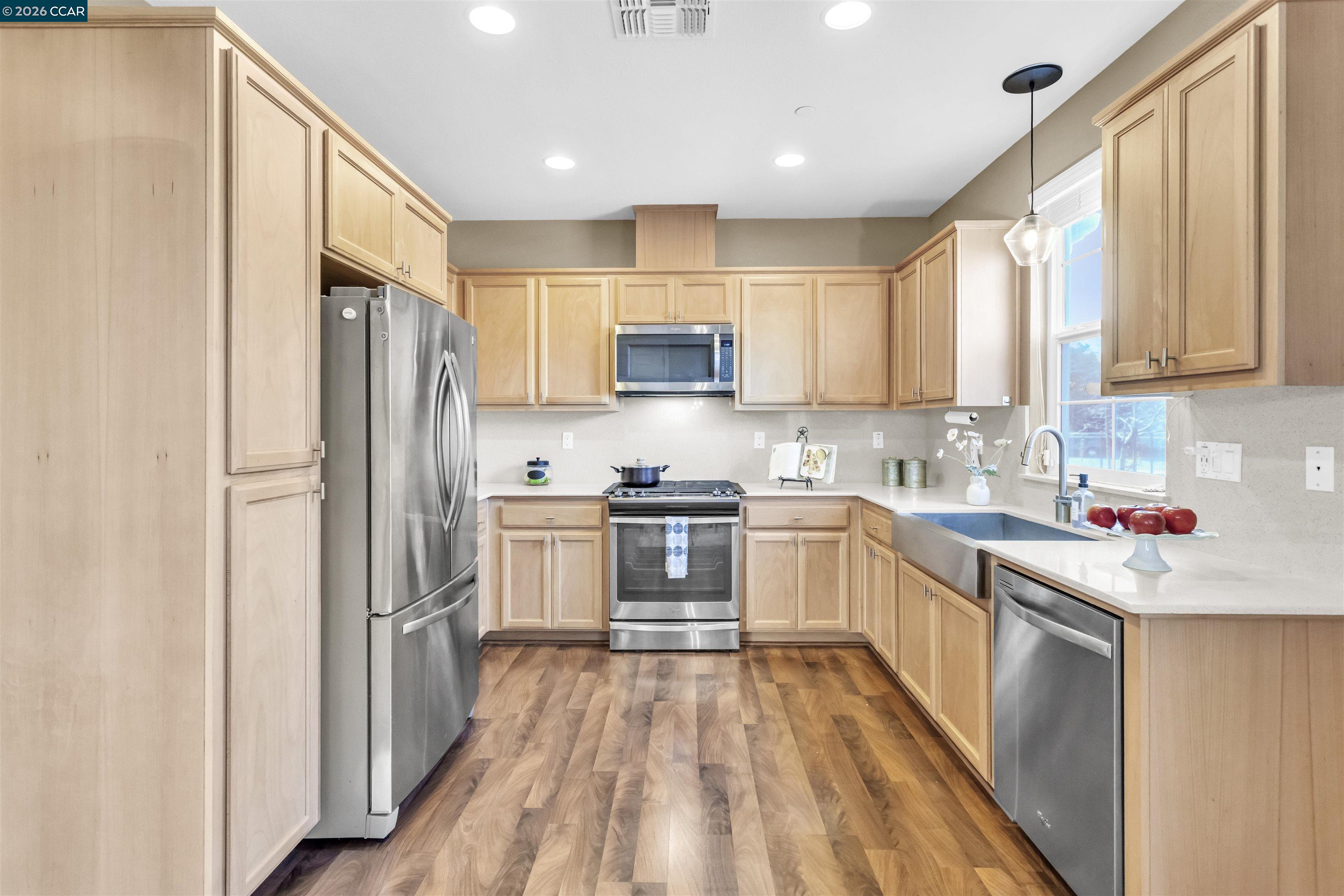 Detail Gallery Image 7 of 44 For 110 Del Alba St., San Pablo,  CA 94806 - 4 Beds | 2/1 Baths