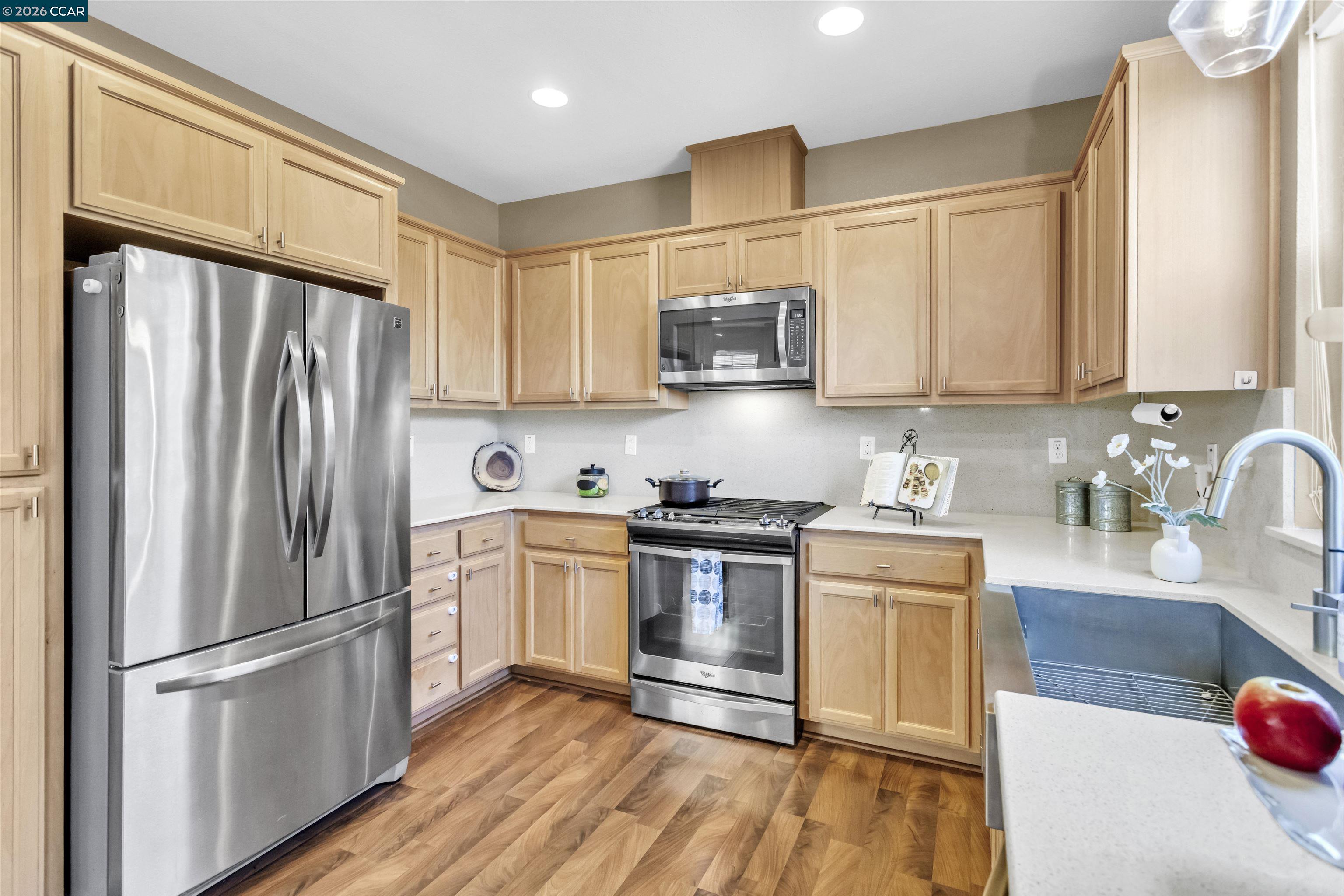 Detail Gallery Image 8 of 44 For 110 Del Alba St., San Pablo,  CA 94806 - 4 Beds | 2/1 Baths