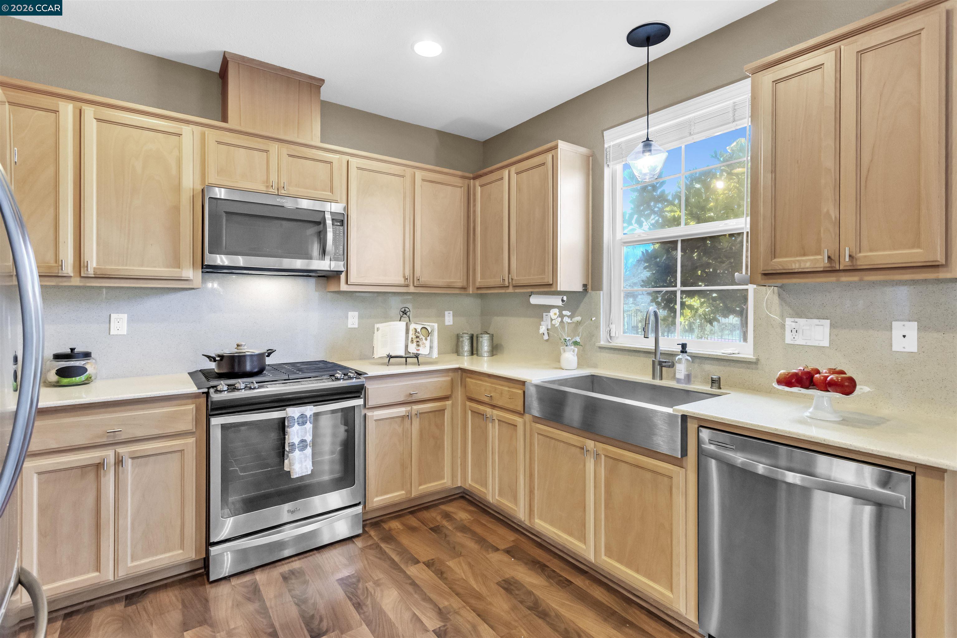 Detail Gallery Image 9 of 44 For 110 Del Alba St., San Pablo,  CA 94806 - 4 Beds | 2/1 Baths