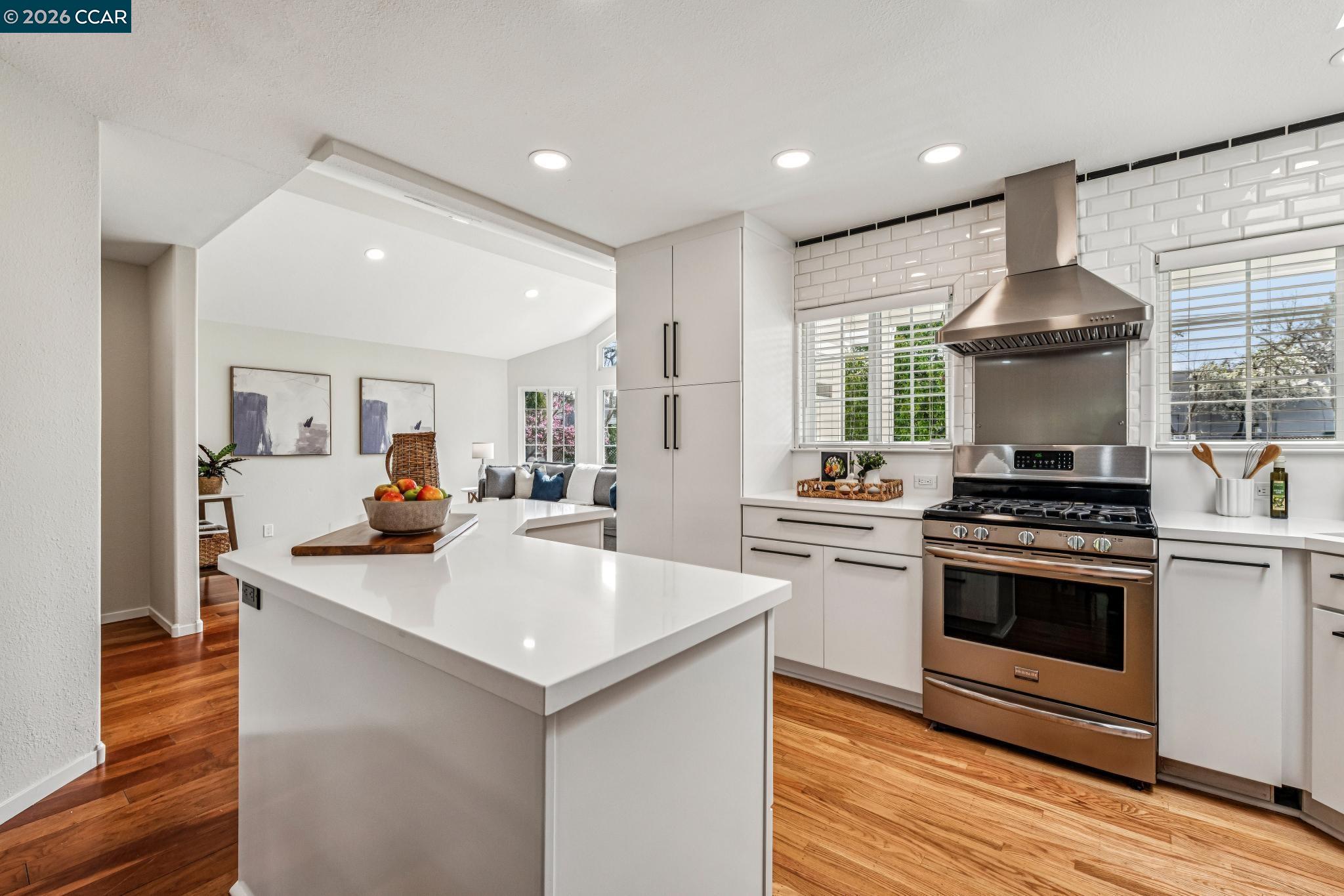 Detail Gallery Image 12 of 41 For 538 Shelly Dr, Pleasant Hill,  CA 94523 - 5 Beds | 3 Baths