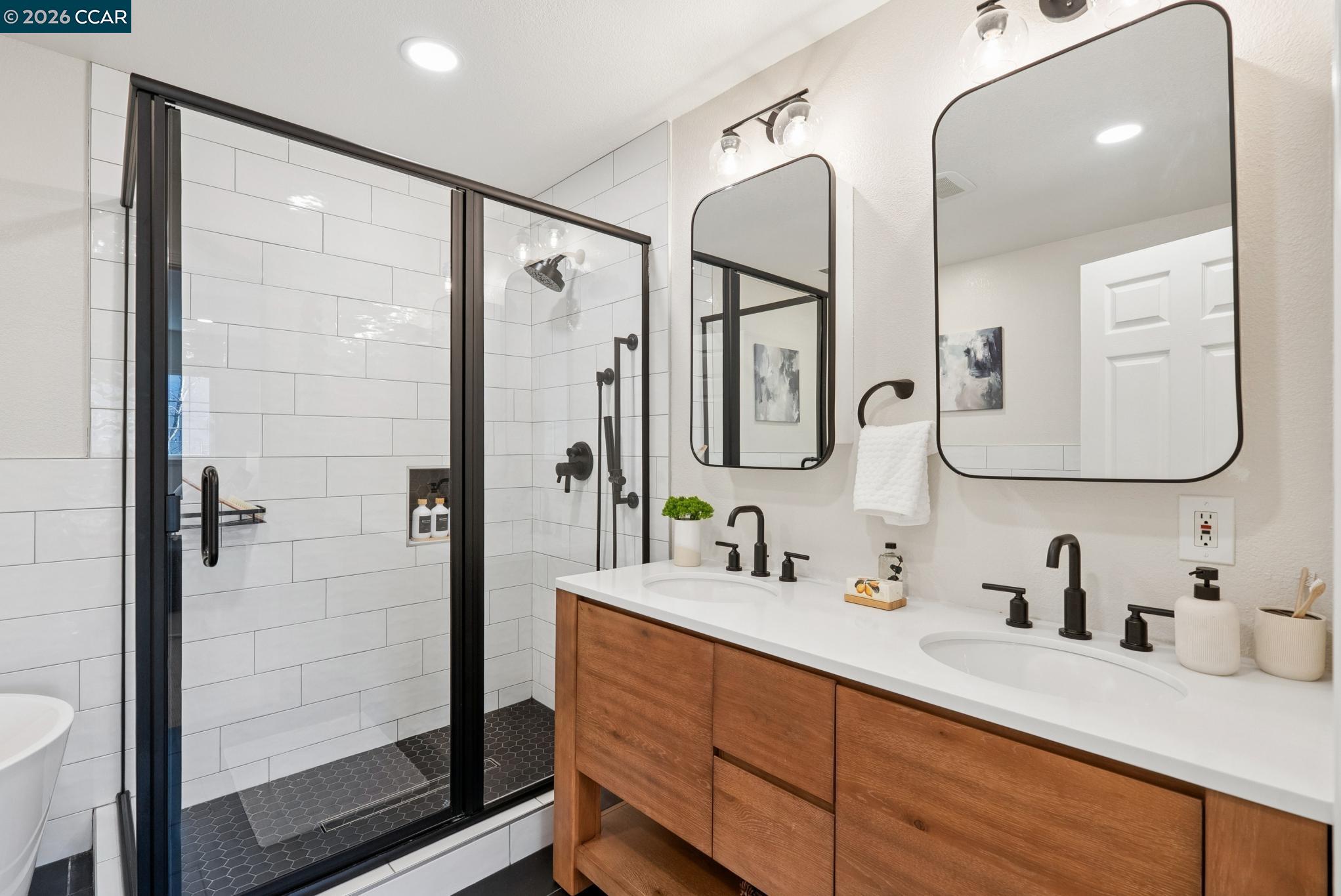 Detail Gallery Image 19 of 39 For 538 Shelly Dr, Pleasant Hill,  CA 94523 - 5 Beds | 3 Baths