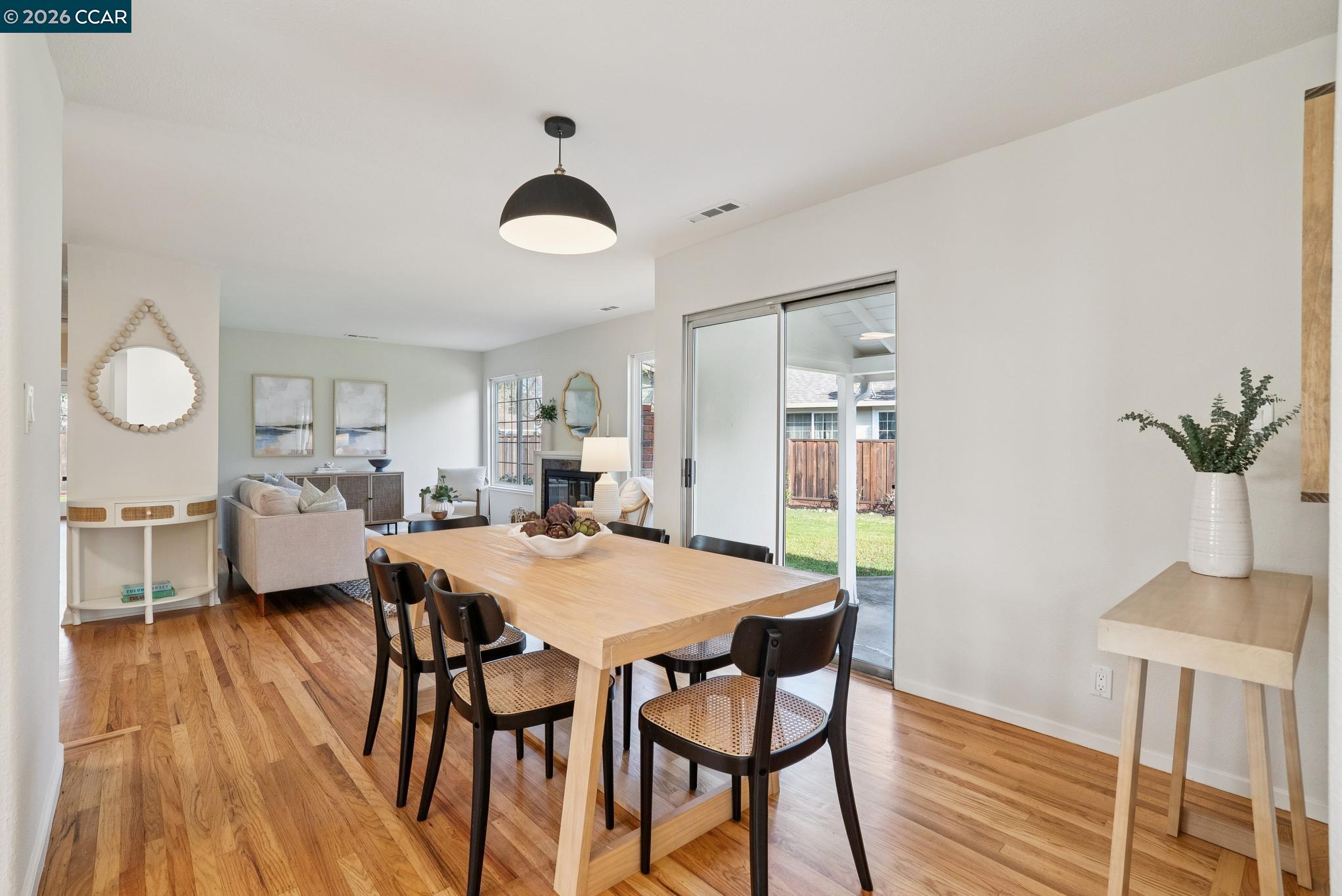 Detail Gallery Image 8 of 39 For 538 Shelly Dr, Pleasant Hill,  CA 94523 - 5 Beds | 3 Baths