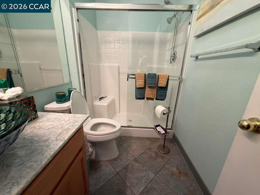 Detail Gallery Image 10 of 22 For 4 Deer Hill Ct, Pittsburg,  CA 94565 - 4 Beds | 3 Baths