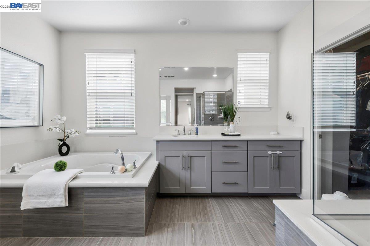 Detail Gallery Image 20 of 53 For 4052 Knightstown St, Dublin,  CA 94568 - 5 Beds | 4 Baths