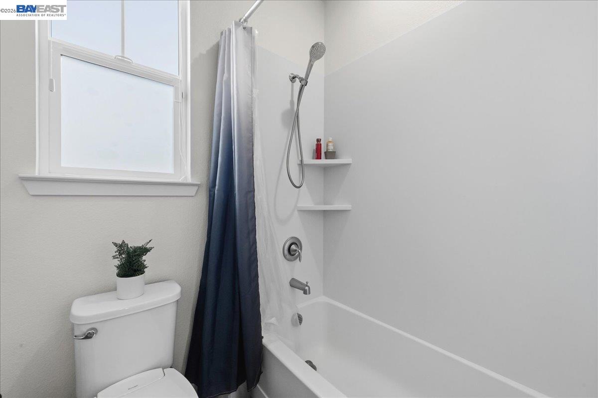 Detail Gallery Image 27 of 53 For 4052 Knightstown St, Dublin,  CA 94568 - 5 Beds | 4 Baths