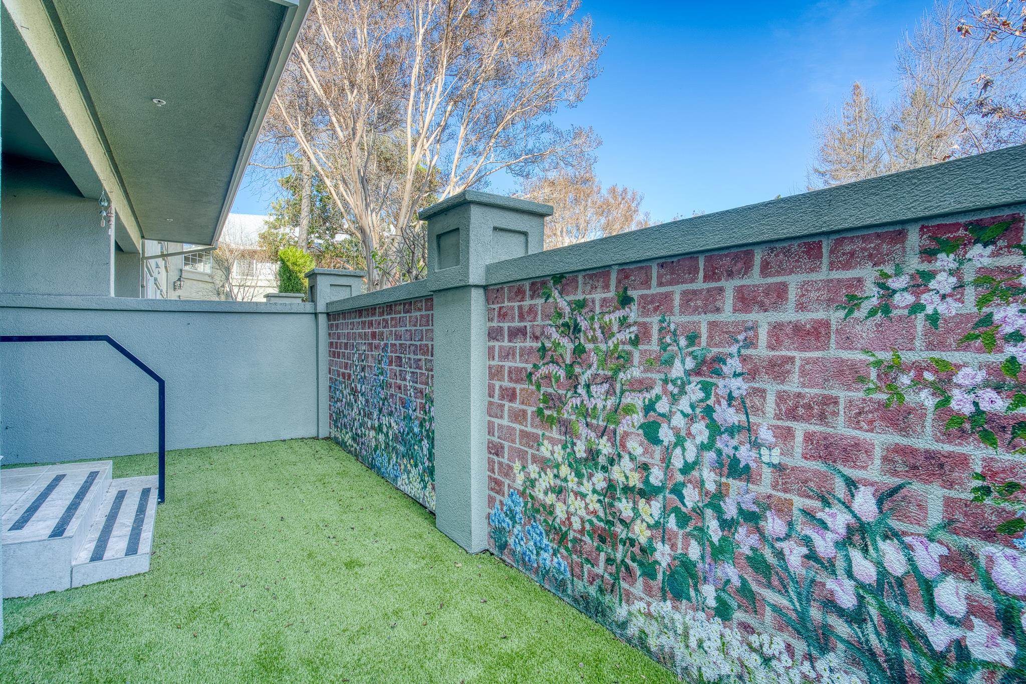 Detail Gallery Image 14 of 38 For 20 Willow Rd #13,  Menlo Park,  CA 94025 - 2 Beds | 2 Baths