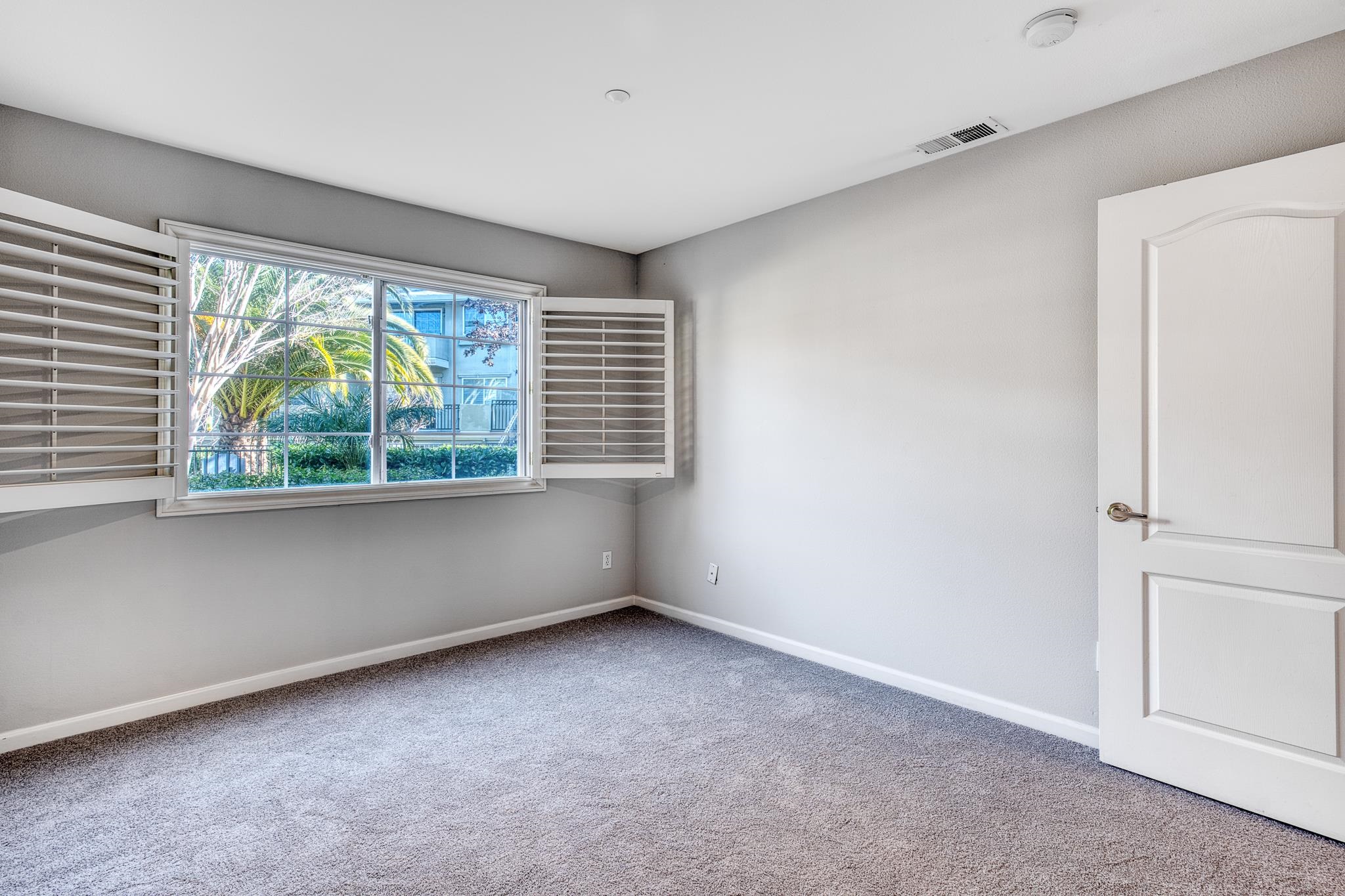 Detail Gallery Image 18 of 38 For 20 Willow Rd #13,  Menlo Park,  CA 94025 - 2 Beds | 2 Baths