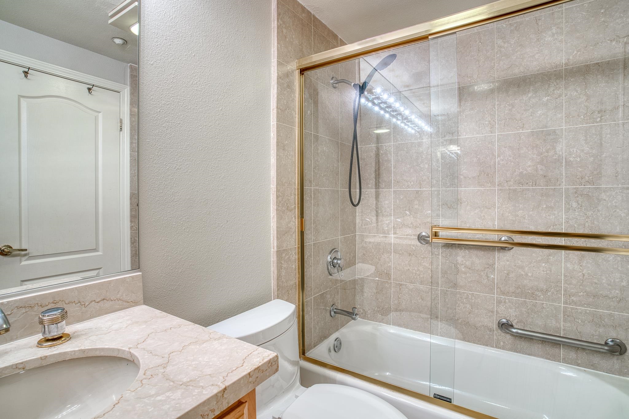 Detail Gallery Image 29 of 38 For 20 Willow Rd #13,  Menlo Park,  CA 94025 - 2 Beds | 2 Baths