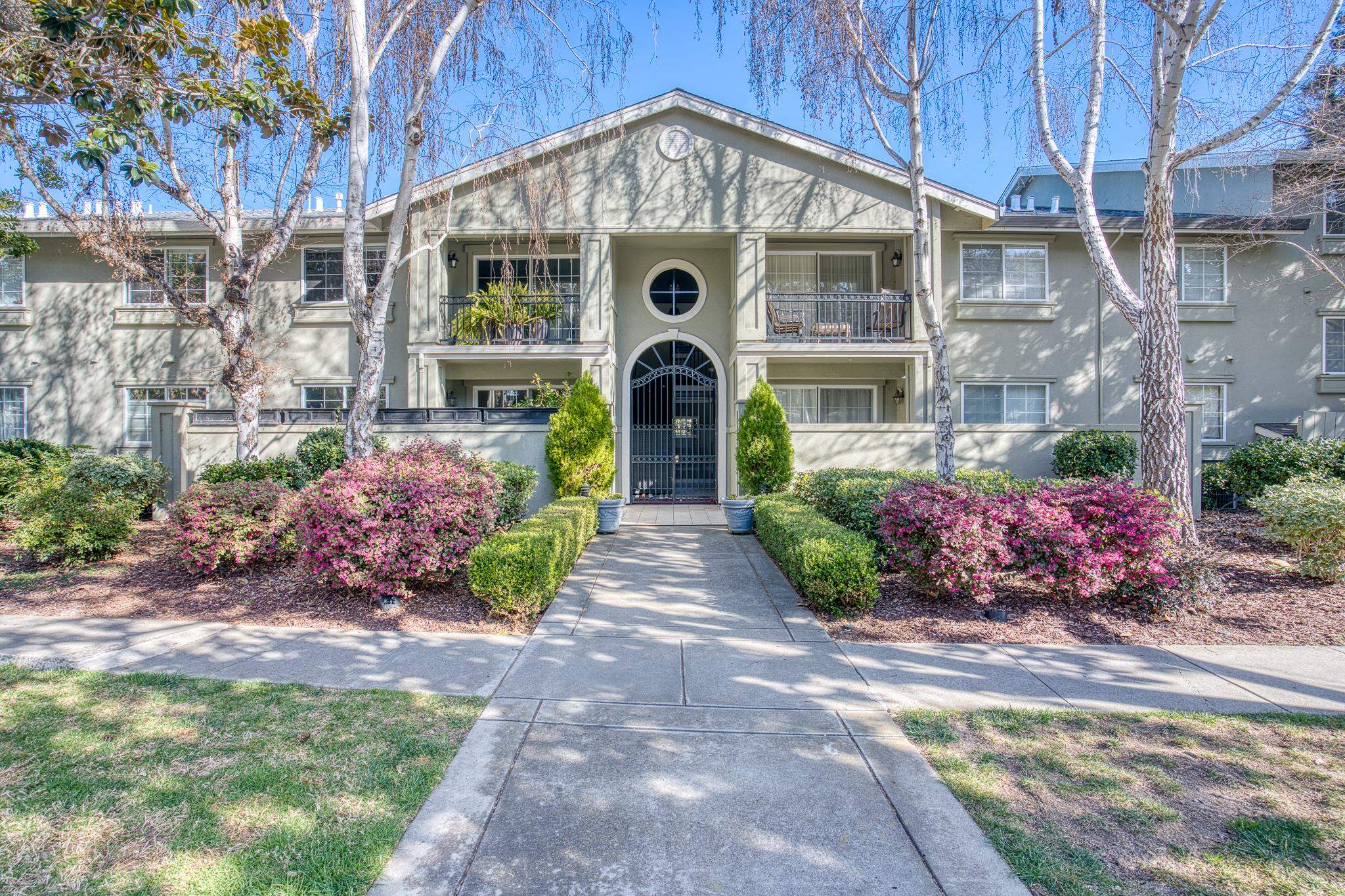 Detail Gallery Image 34 of 38 For 20 Willow Rd #13,  Menlo Park,  CA 94025 - 2 Beds | 2 Baths