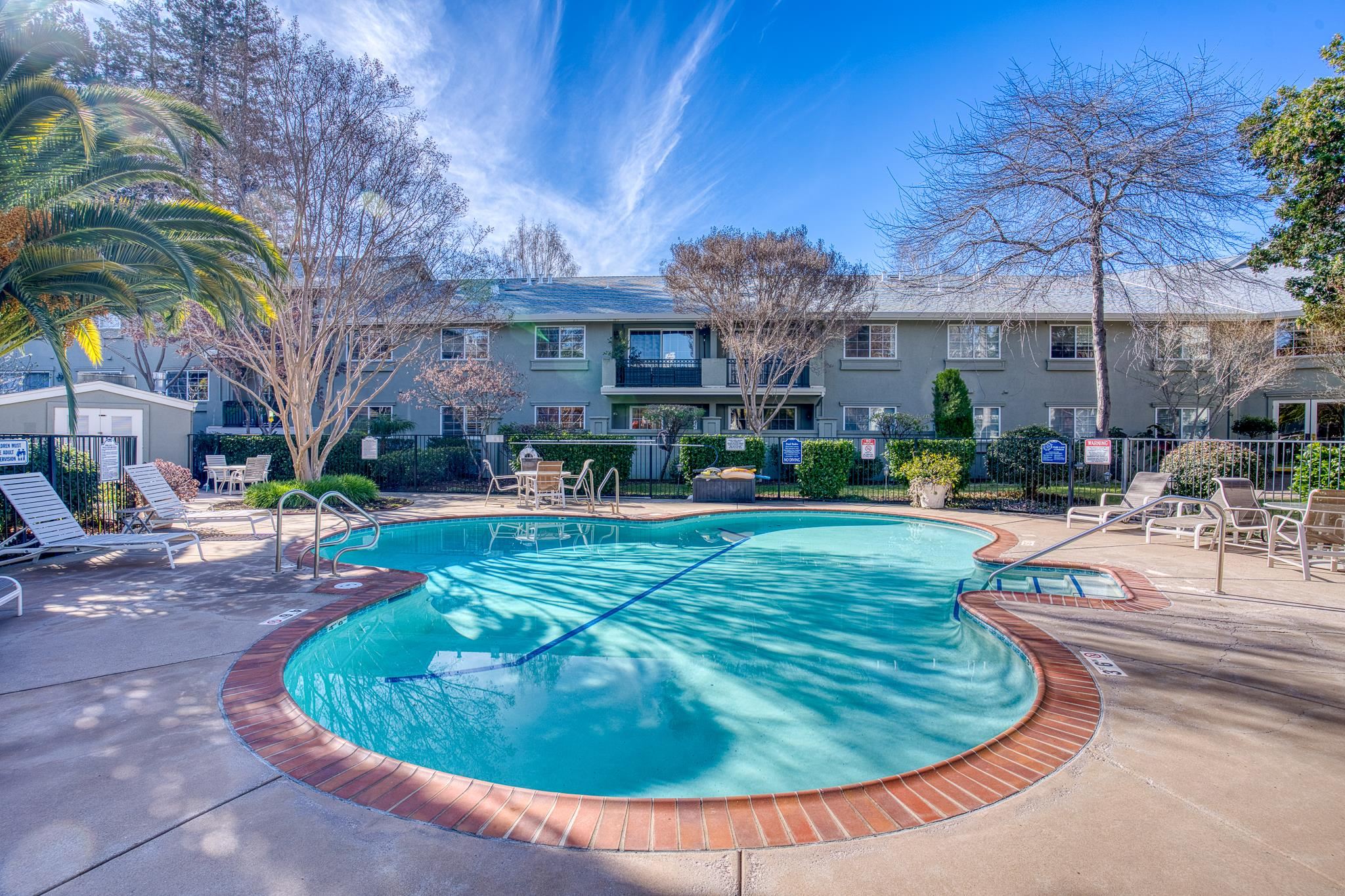 Detail Gallery Image 36 of 38 For 20 Willow Rd #13,  Menlo Park,  CA 94025 - 2 Beds | 2 Baths