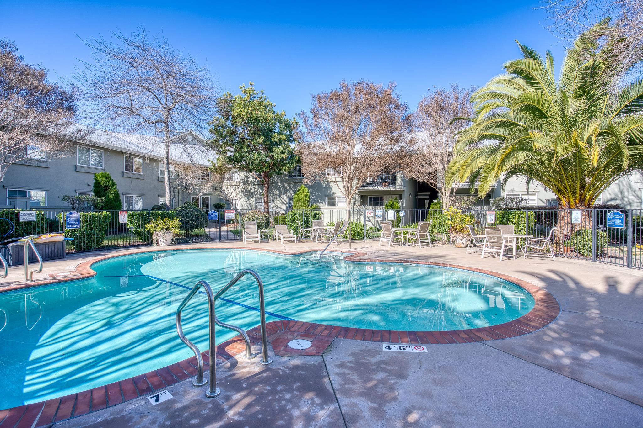 Detail Gallery Image 37 of 38 For 20 Willow Rd #13,  Menlo Park,  CA 94025 - 2 Beds | 2 Baths