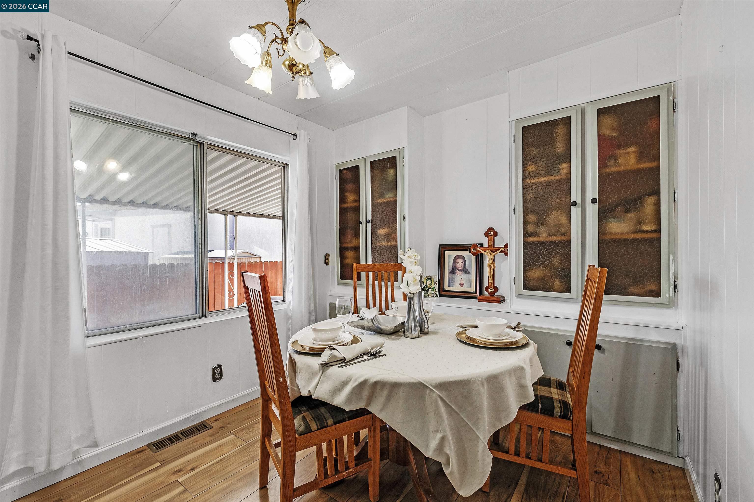 Detail Gallery Image 6 of 26 For 137 Valencia, Fairfield,  CA 94533 - 3 Beds | 2 Baths