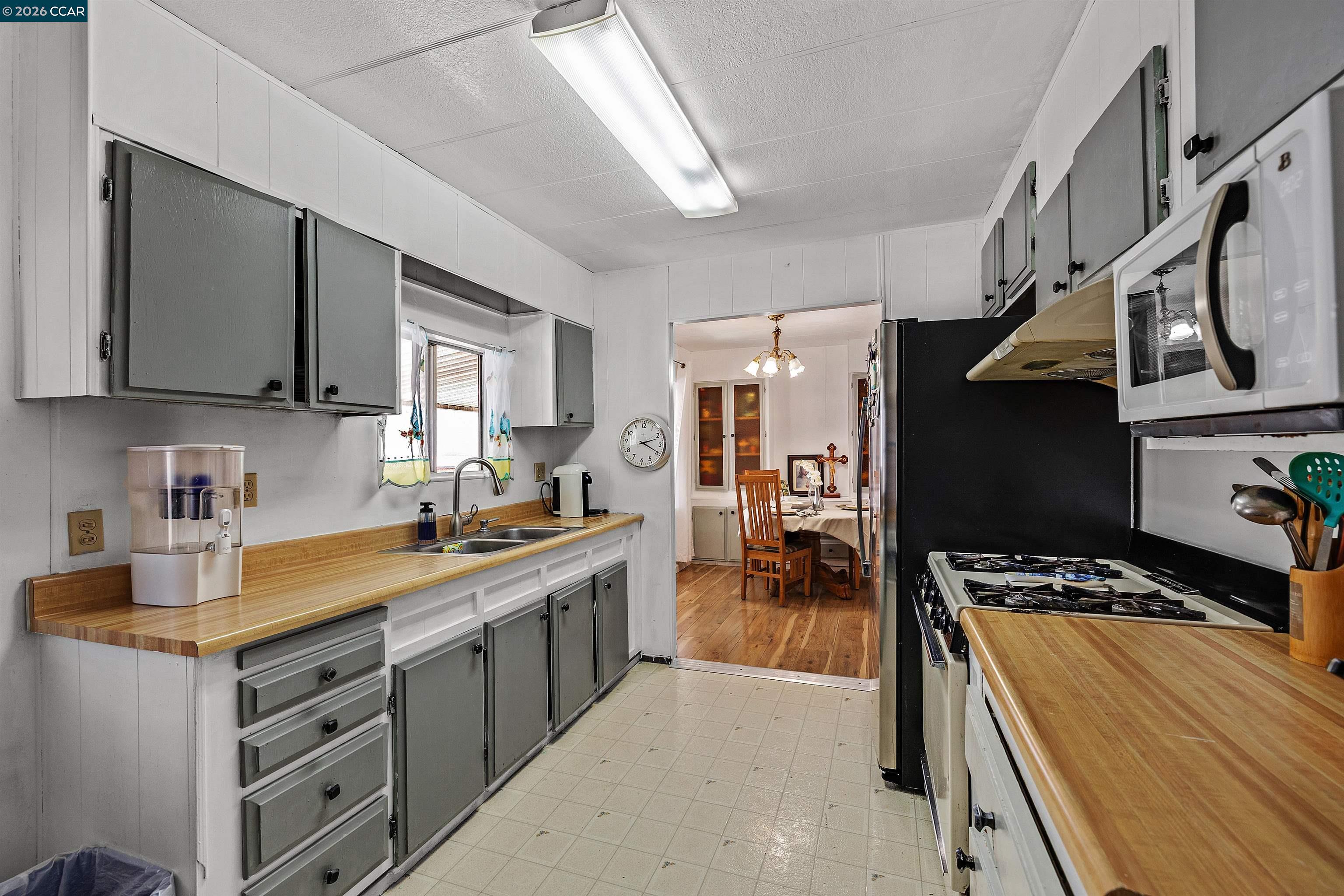 Detail Gallery Image 7 of 26 For 137 Valencia, Fairfield,  CA 94533 - 3 Beds | 2 Baths