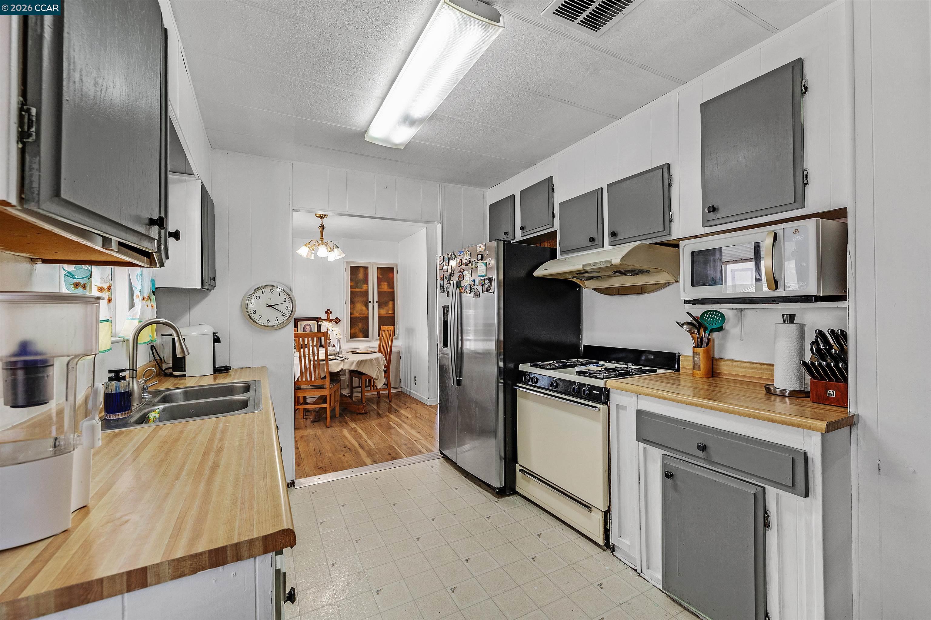 Detail Gallery Image 10 of 26 For 137 Valencia, Fairfield,  CA 94533 - 3 Beds | 2 Baths