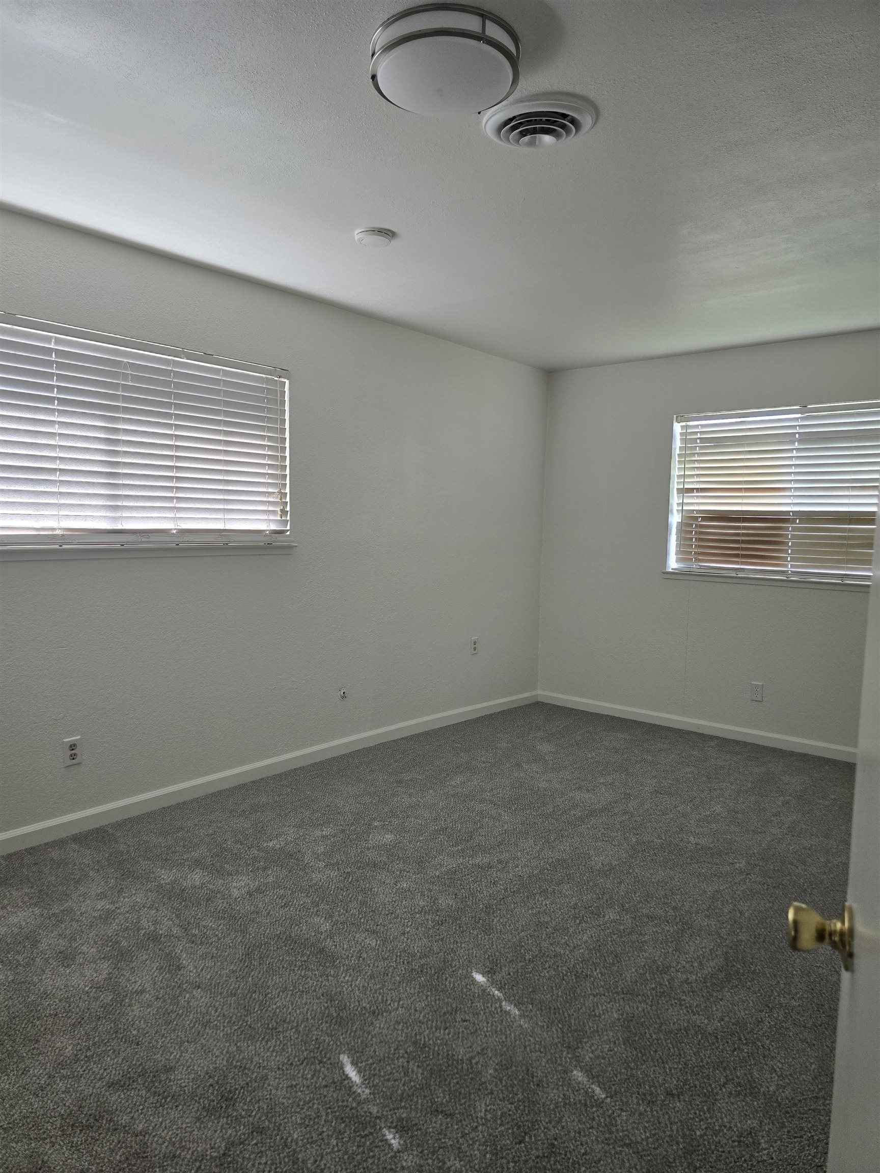 Detail Gallery Image 11 of 12 For 602 Cordova Lane, Stockton,  CA 95207-2948 - 3 Beds | 2 Baths