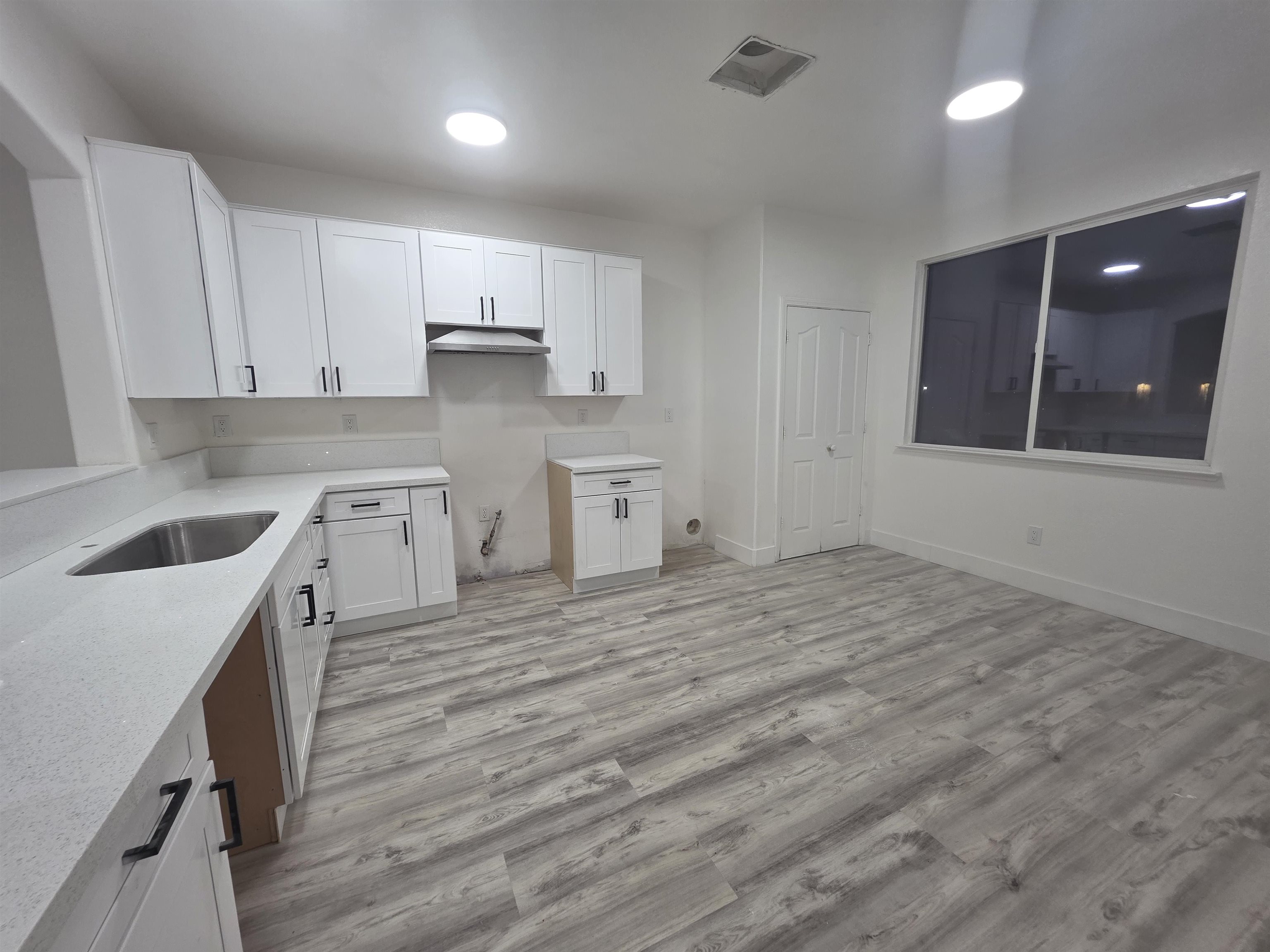 Front Image Thumbnail for BE41123335