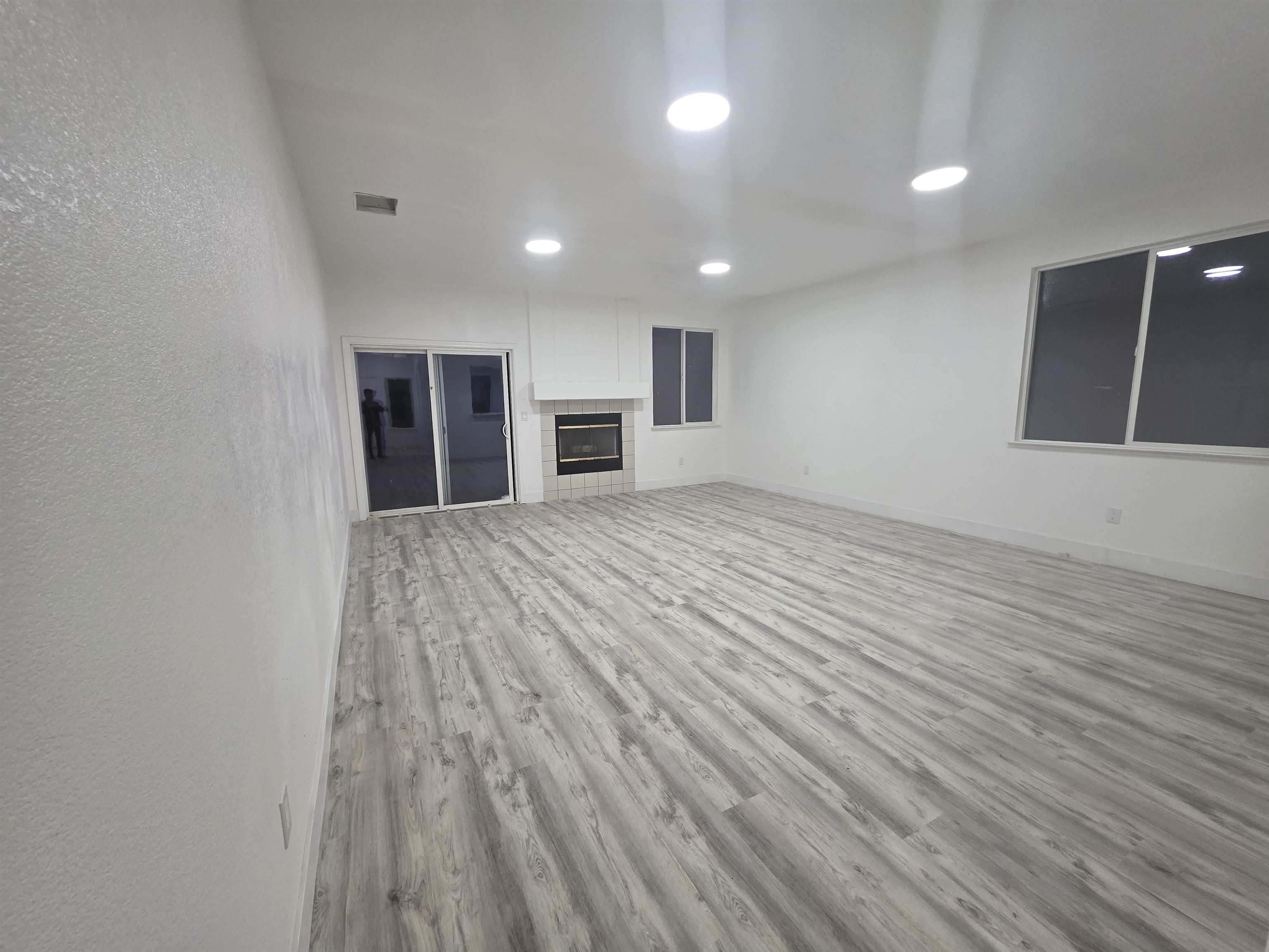 Detail Gallery Image 3 of 6 For 8226 Windmill Oaks Pl, Antelope,  CA 95843 - 3 Beds | 2 Baths