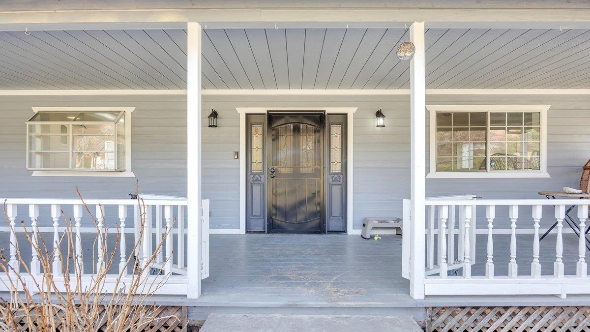 Detail Gallery Image 5 of 54 For 12929 Hollow Dr, Sonora,  CA 95370 - 3 Beds | 3 Baths