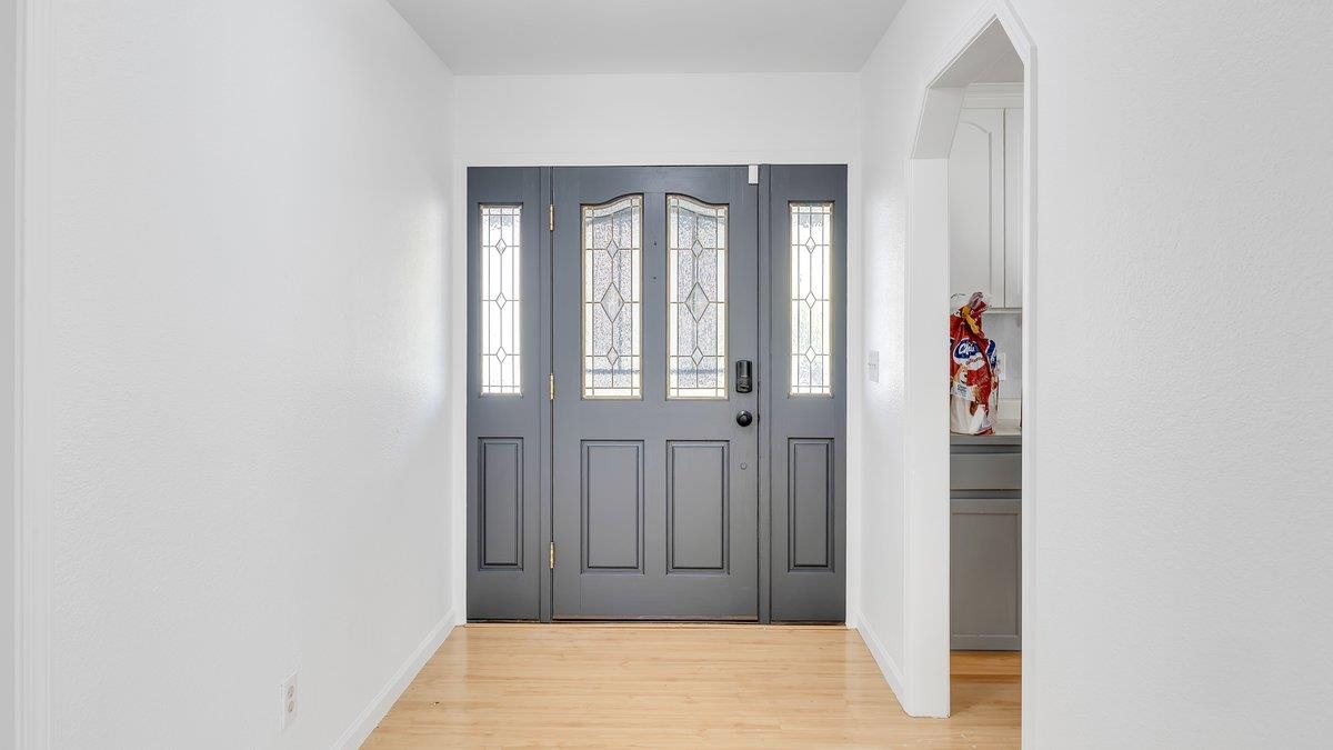 Detail Gallery Image 7 of 54 For 12929 Hollow Dr, Sonora,  CA 95370 - 3 Beds | 3 Baths