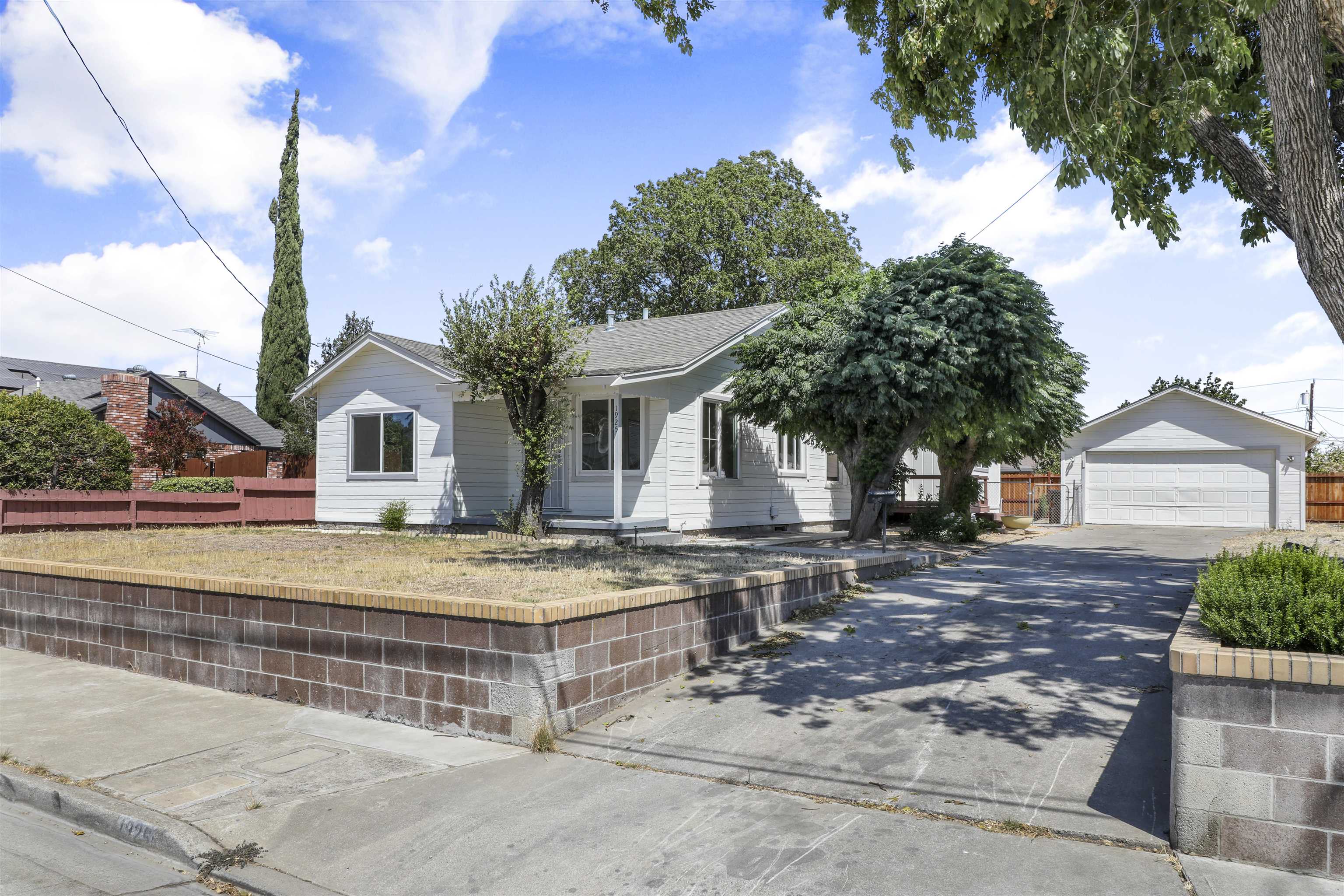 Detail Gallery Image 2 of 26 For 1925 Alpha Way, Antioch,  CA 94509 - 3 Beds | 2 Baths