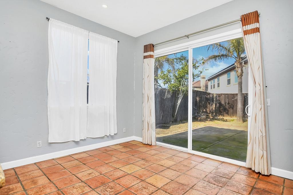 Detail Gallery Image 13 of 37 For 2487 Stanford Way, Antioch,  CA 94531 - 4 Beds | 2/1 Baths