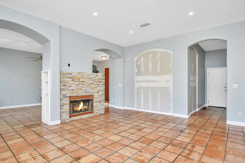 Detail Gallery Image 7 of 37 For 2487 Stanford Way, Antioch,  CA 94531 - 4 Beds | 2/1 Baths