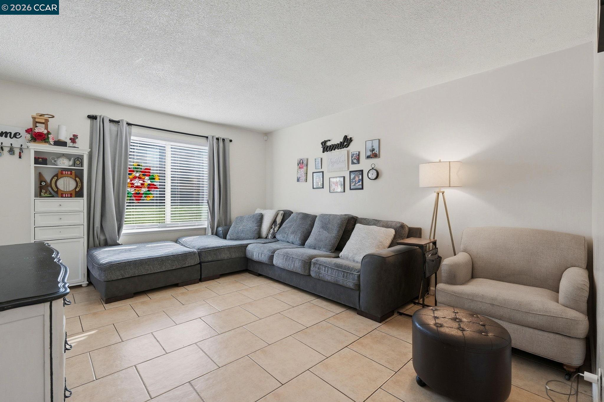 Photo #5: 41123350 Listing: Photo #5