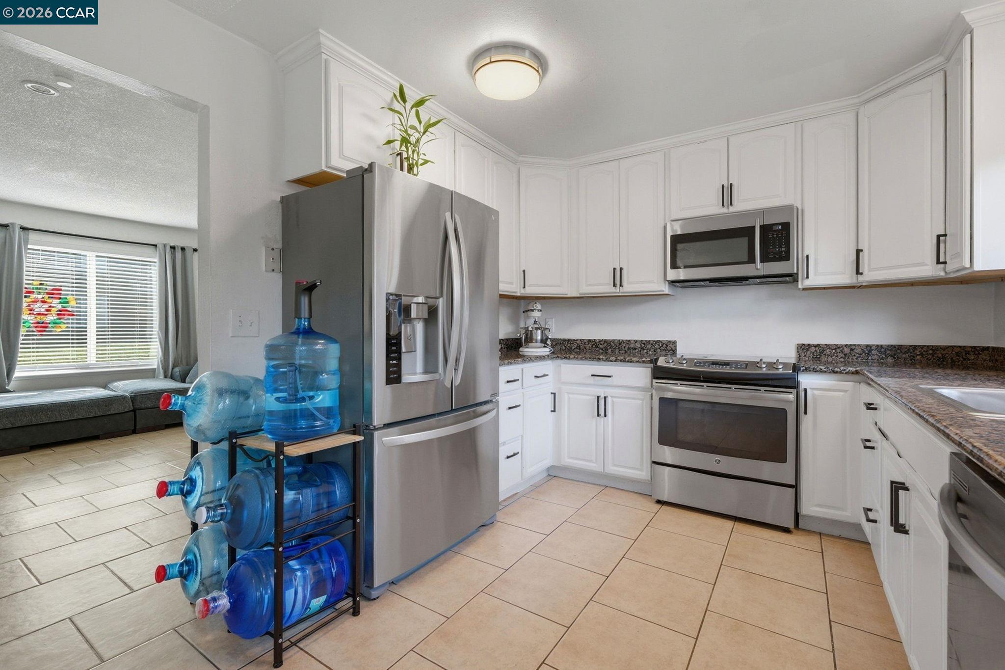 Photo #6: 41123350 Listing: Photo #6