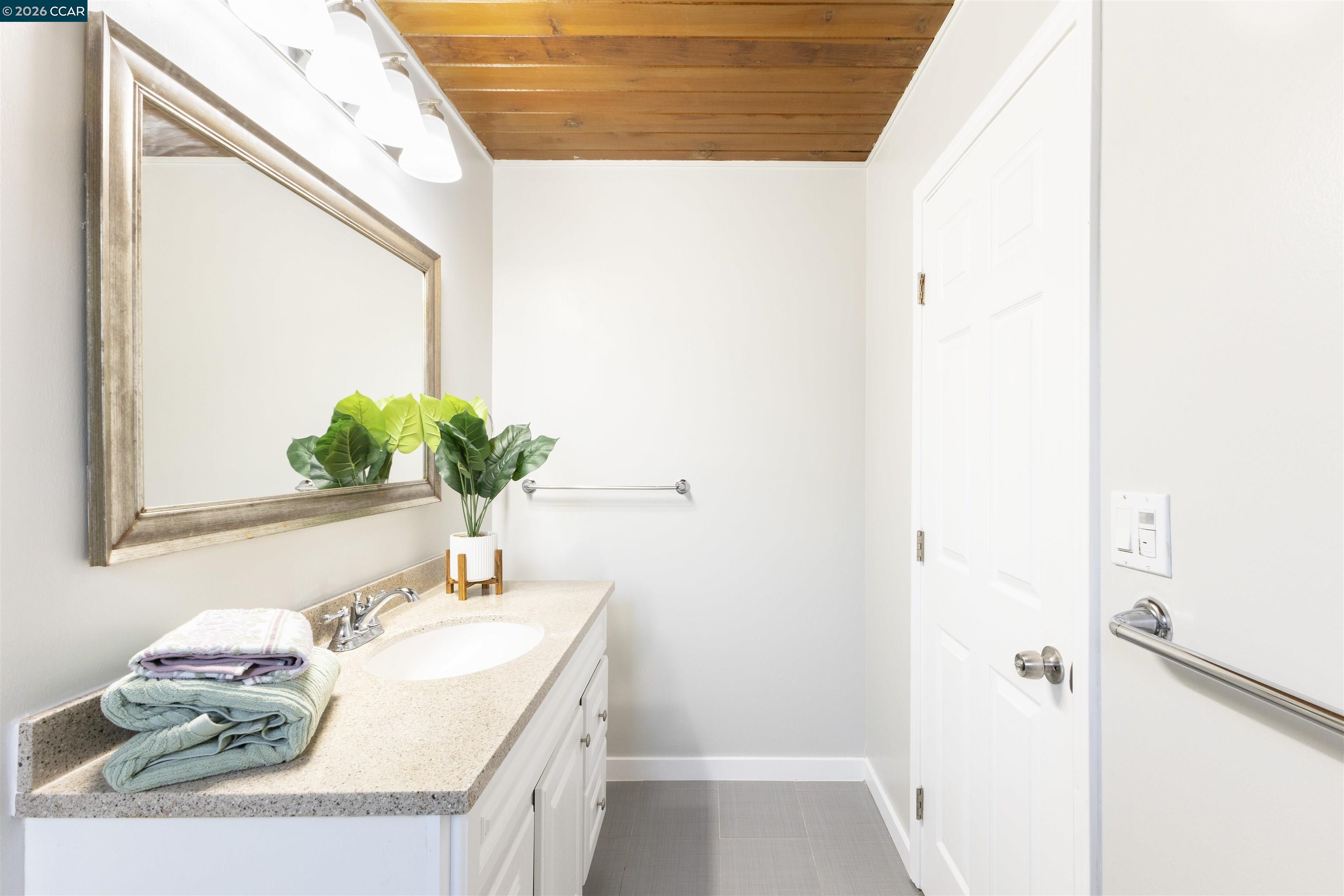 Detail Gallery Image 25 of 43 For 3141 Fairmede Dr, Richmond,  CA 94806 - 4 Beds | 2 Baths