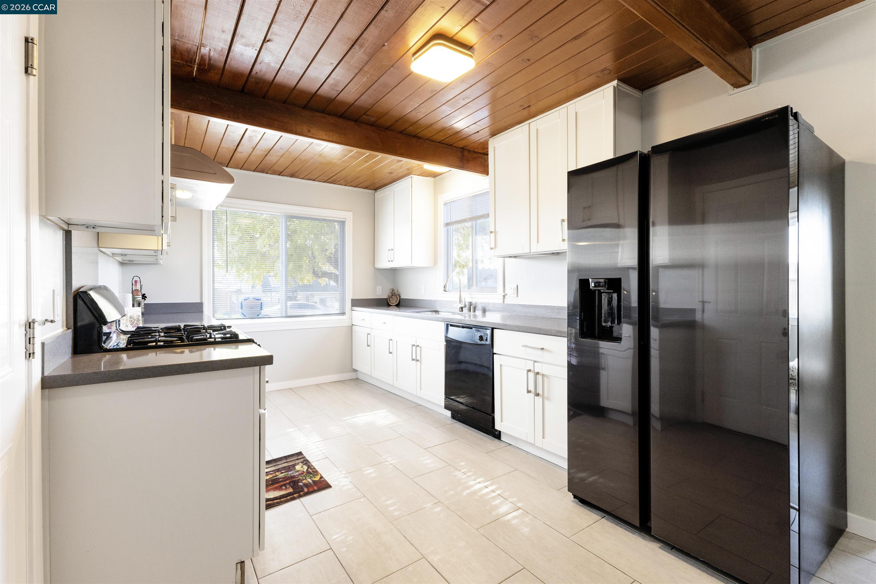 Detail Gallery Image 9 of 43 For 3141 Fairmede Dr, Richmond,  CA 94806 - 4 Beds | 2 Baths