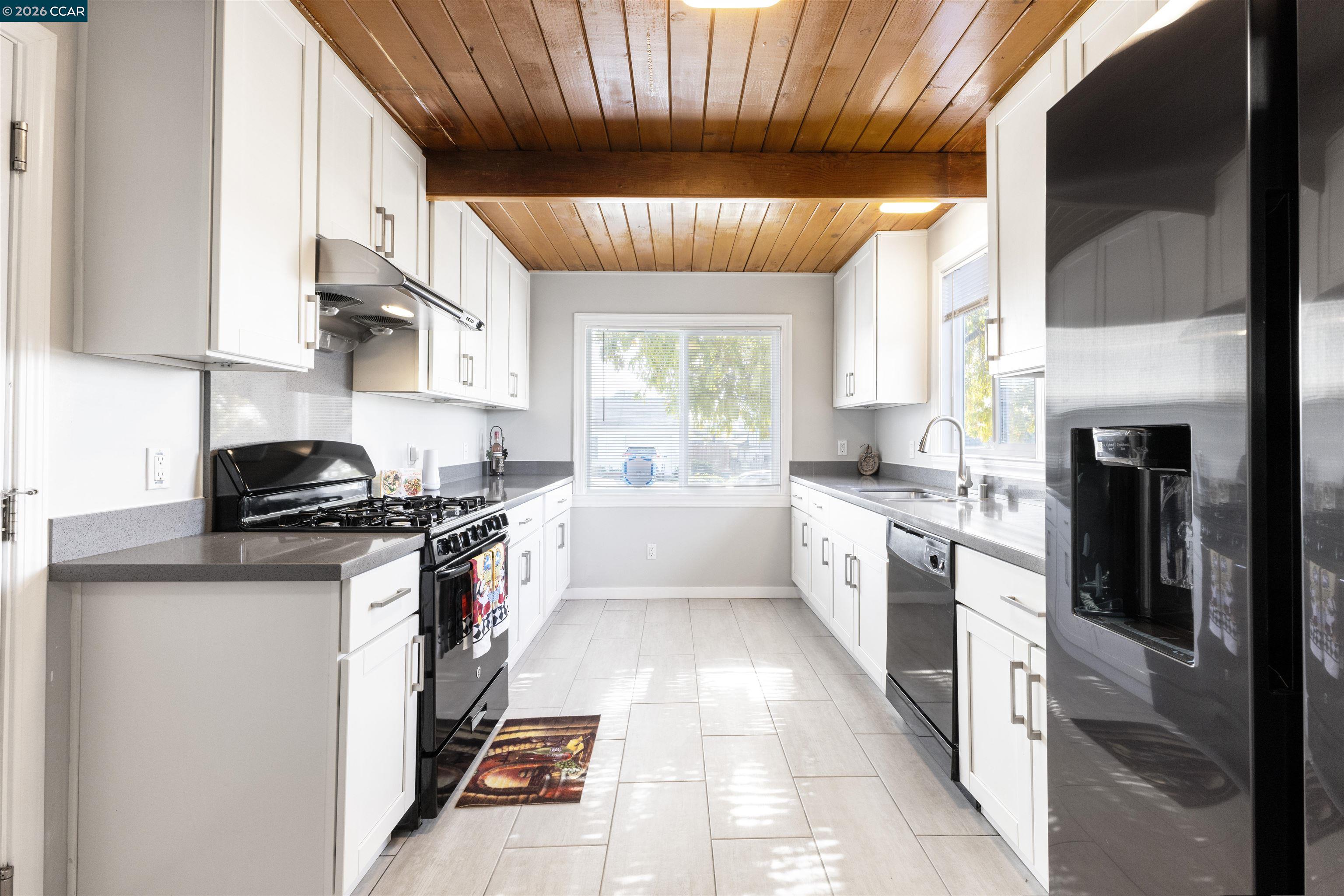 Detail Gallery Image 10 of 43 For 3141 Fairmede Dr, Richmond,  CA 94806 - 4 Beds | 2 Baths