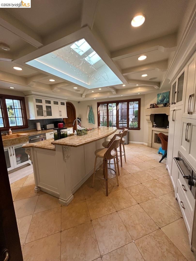 Detail Gallery Image 12 of 36 For 20 Bayshore Ter, Tiburon,  CA 94920 - 4 Beds | 4/1 Baths