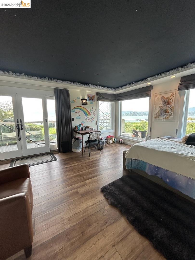 Detail Gallery Image 19 of 36 For 20 Bayshore Ter, Tiburon,  CA 94920 - 4 Beds | 4/1 Baths