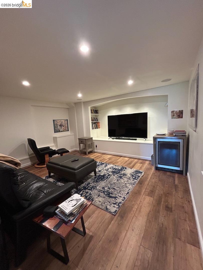 Detail Gallery Image 22 of 36 For 20 Bayshore Ter, Tiburon,  CA 94920 - 4 Beds | 4/1 Baths