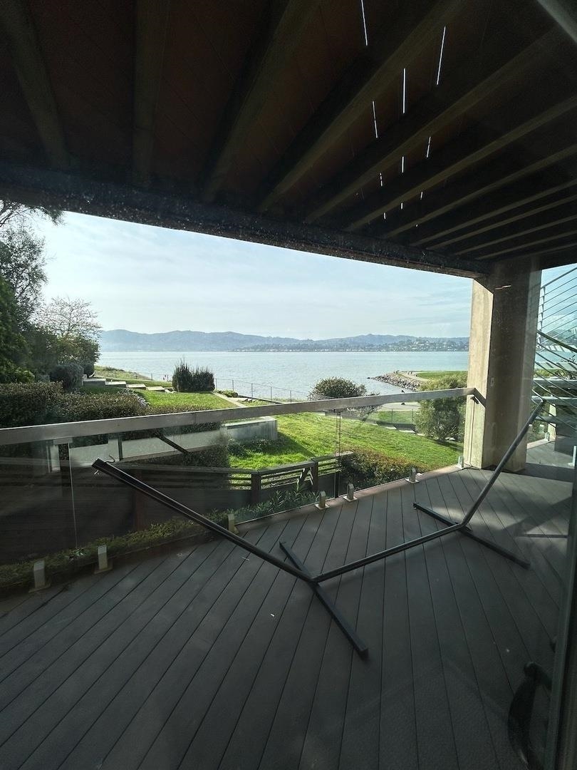 Detail Gallery Image 22 of 35 For 20 Bayshore Ter, Tiburon,  CA 94920 - 4 Beds | 4/1 Baths