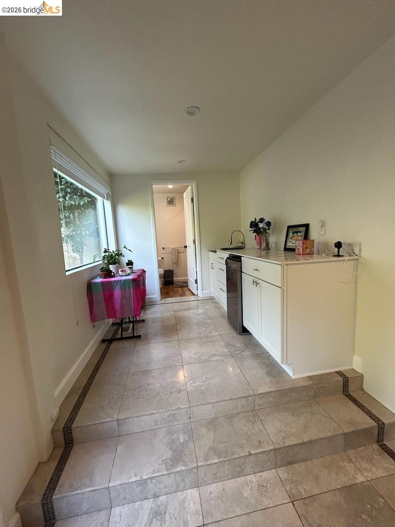 Detail Gallery Image 24 of 26 For 20 Bayshore Ter, Tiburon,  CA 94920 - 4 Beds | 4/1 Baths