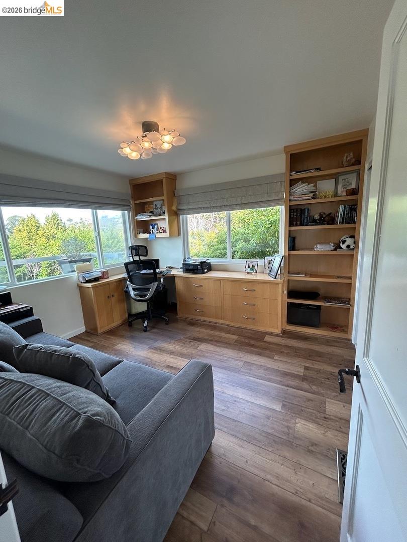 Detail Gallery Image 29 of 36 For 20 Bayshore Ter, Tiburon,  CA 94920 - 4 Beds | 4/1 Baths