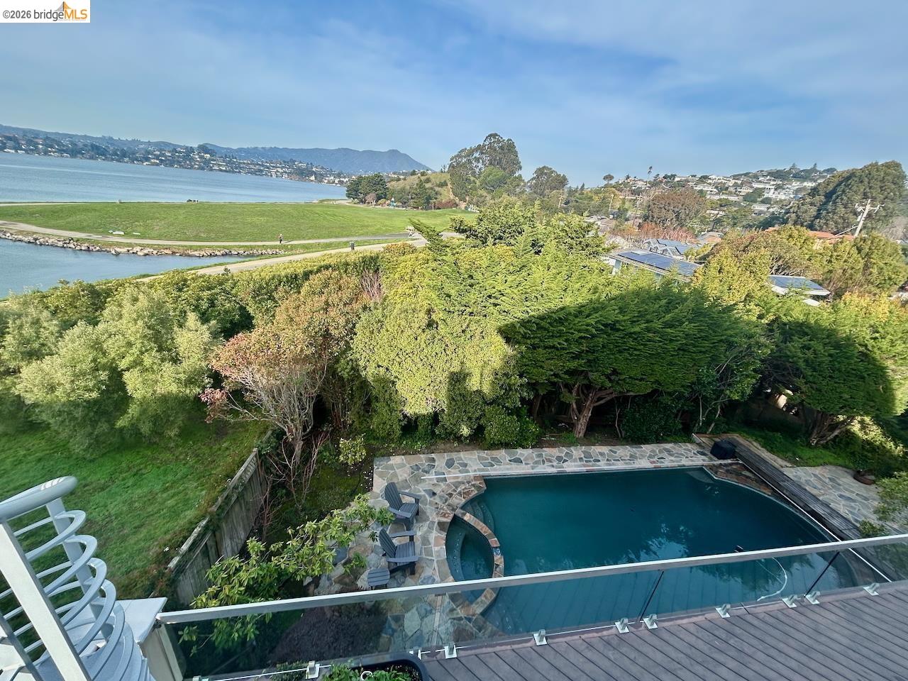 Detail Gallery Image 4 of 26 For 20 Bayshore Ter, Tiburon,  CA 94920 - 4 Beds | 4/1 Baths