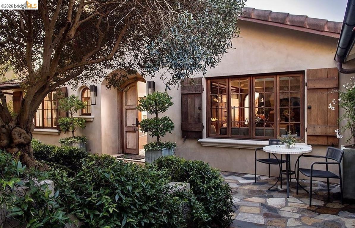 Detail Gallery Image 6 of 26 For 20 Bayshore Ter, Tiburon,  CA 94920 - 4 Beds | 4/1 Baths