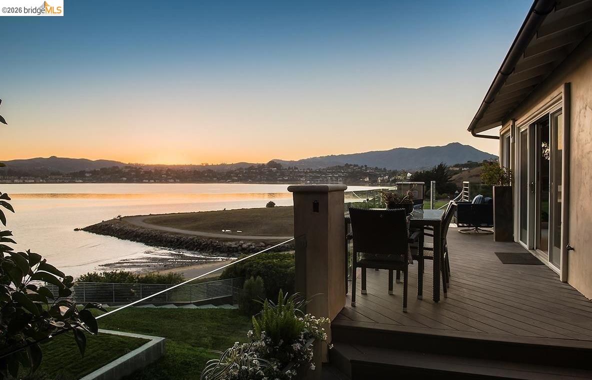 Detail Gallery Image 7 of 26 For 20 Bayshore Ter, Tiburon,  CA 94920 - 4 Beds | 4/1 Baths