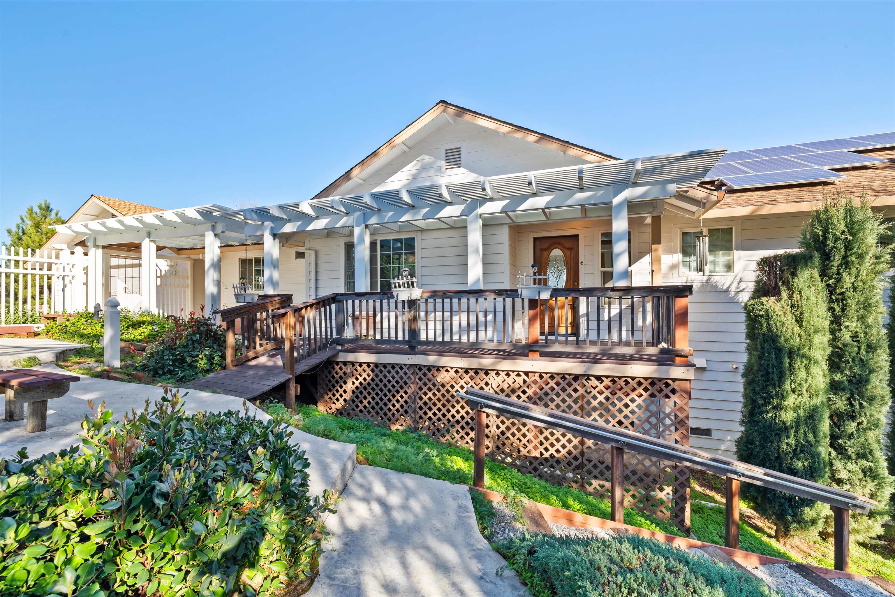 Detail Gallery Image 2 of 59 For 15830 Ridgefield Court, Sonora,  CA 95370 - 4 Beds | 3 Baths