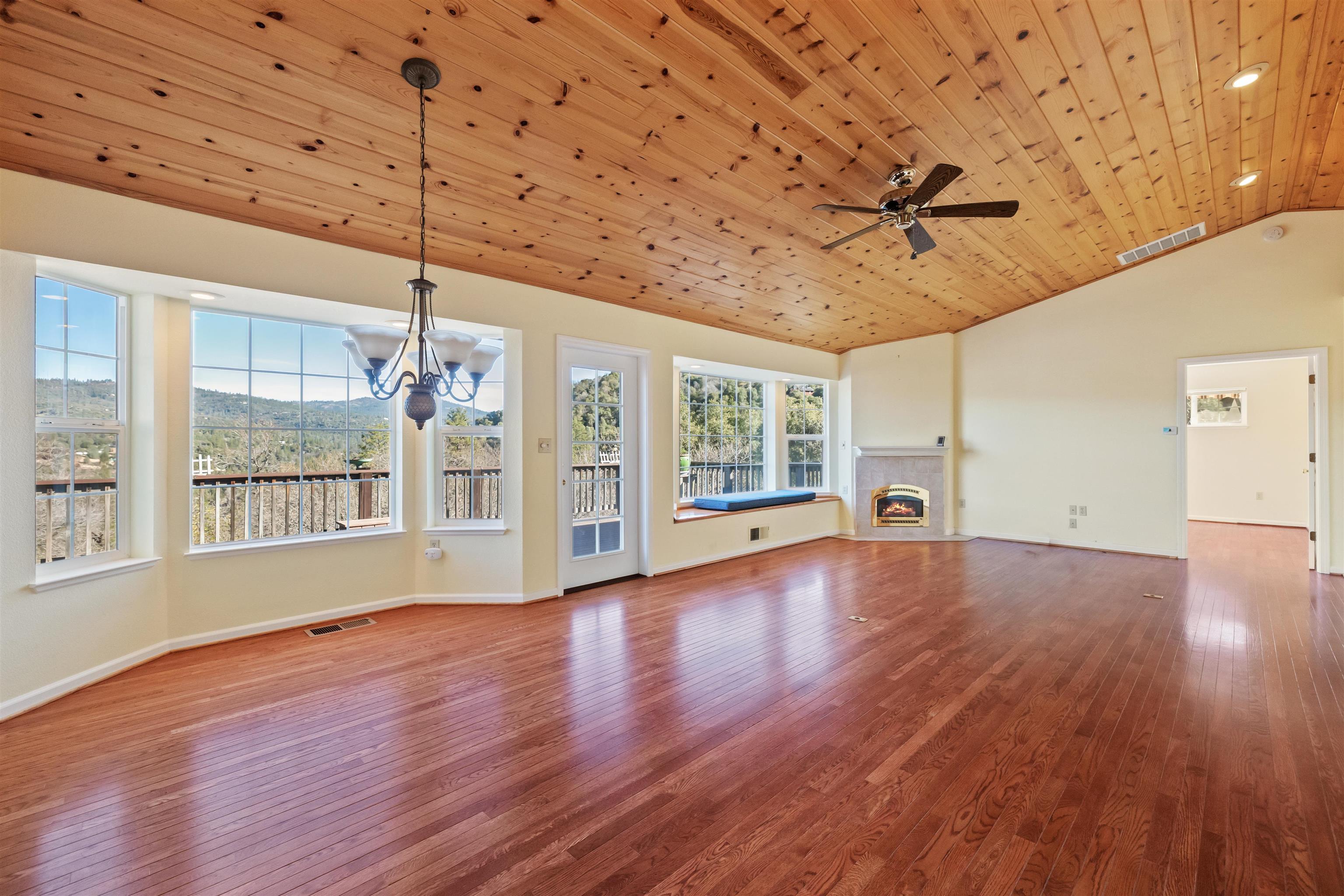 Detail Gallery Image 18 of 59 For 15830 Ridgefield Court, Sonora,  CA 95370 - 4 Beds | 3 Baths