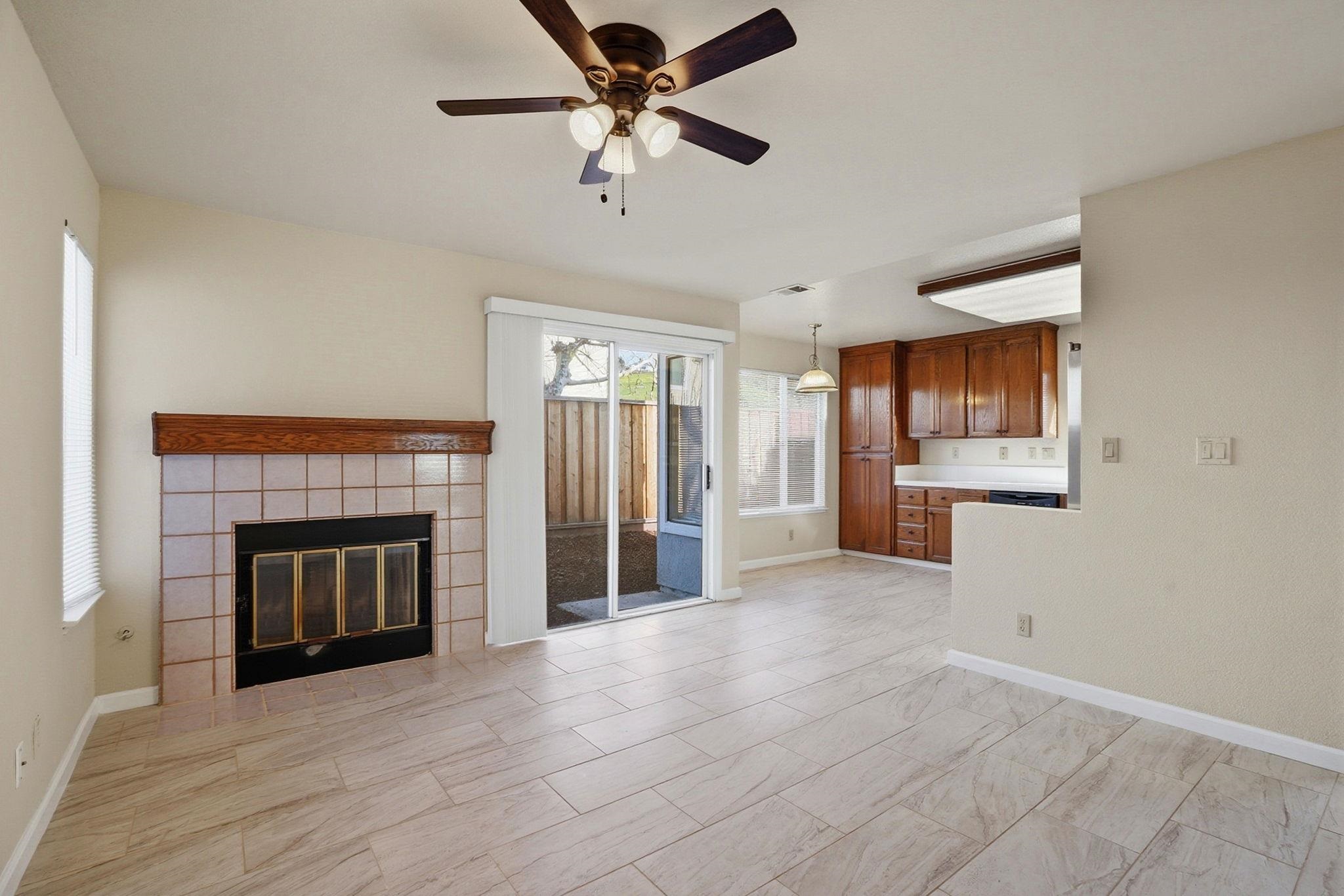 Detail Gallery Image 11 of 34 For 3704 Colonial Ct, Antioch,  CA 94509 - 3 Beds | 2/1 Baths