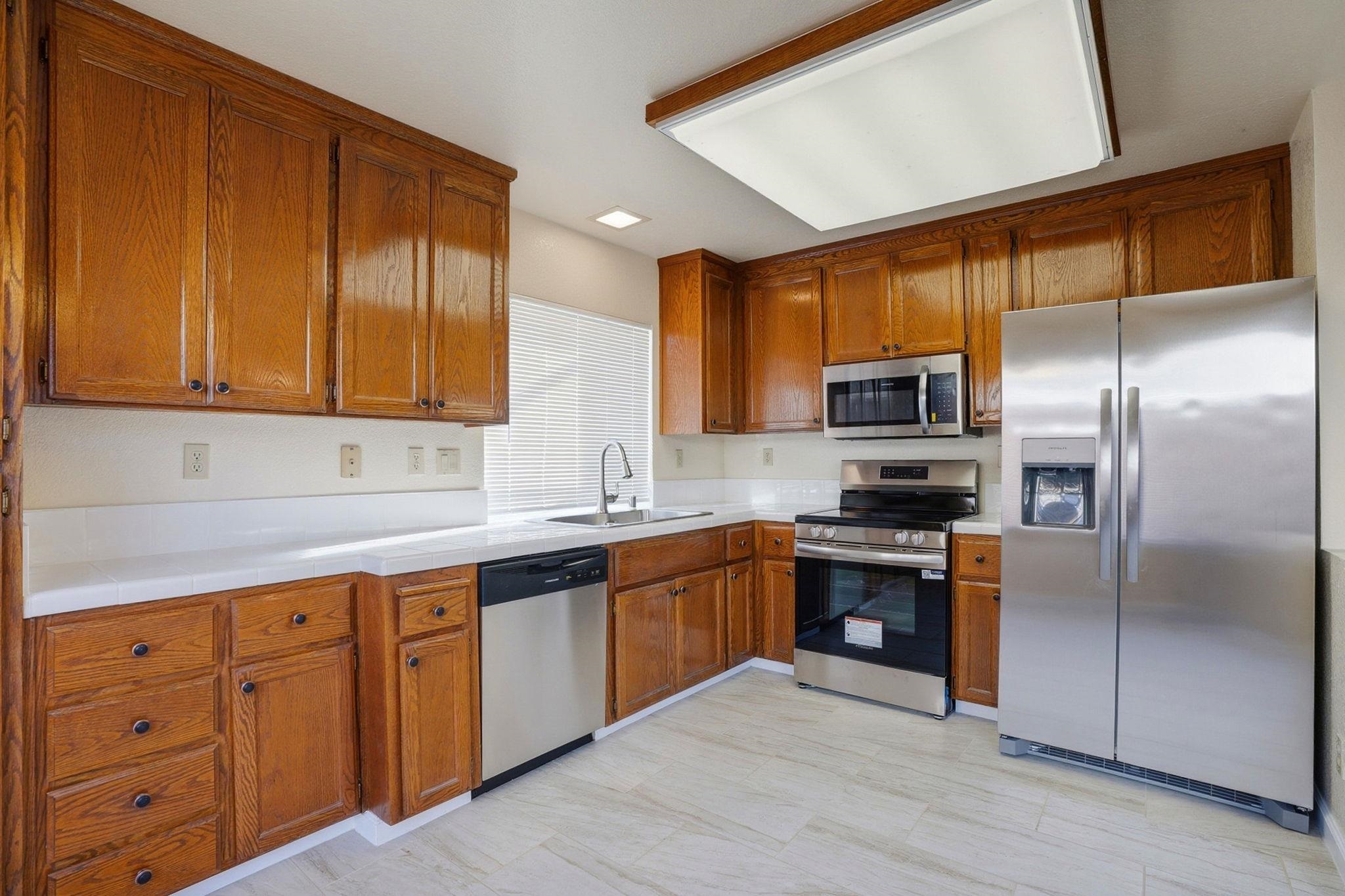 Detail Gallery Image 15 of 34 For 3704 Colonial Ct, Antioch,  CA 94509 - 3 Beds | 2/1 Baths