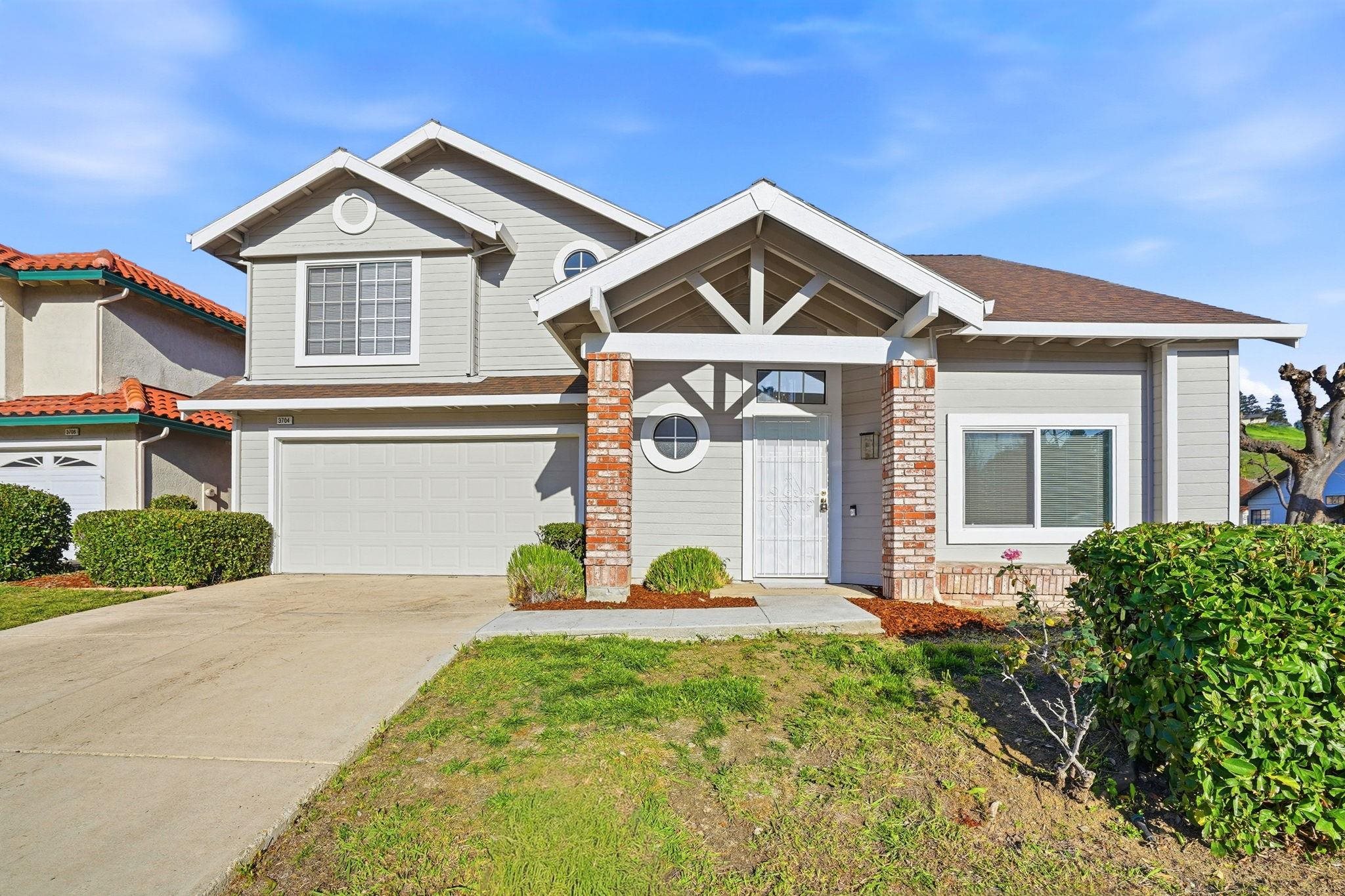 Detail Gallery Image 3 of 34 For 3704 Colonial Ct, Antioch,  CA 94509 - 3 Beds | 2/1 Baths