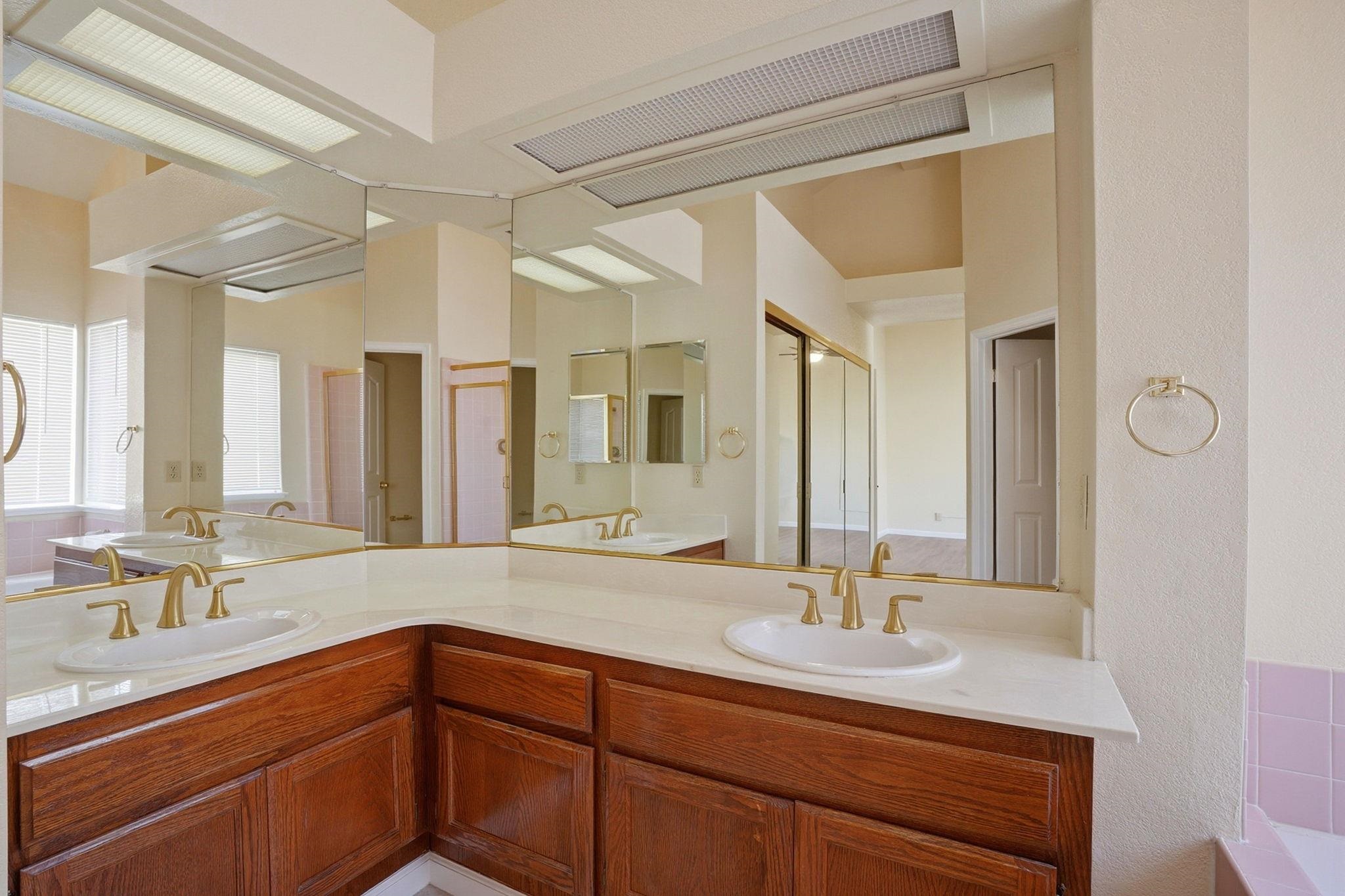 Detail Gallery Image 22 of 34 For 3704 Colonial Ct, Antioch,  CA 94509 - 3 Beds | 2/1 Baths